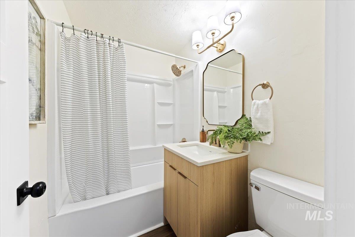 1425 S Gourley St., Boise, Idaho 83705, 4 Bedrooms, 3 Bathrooms, Residential For Sale, Price $599,900,MLS 98973753