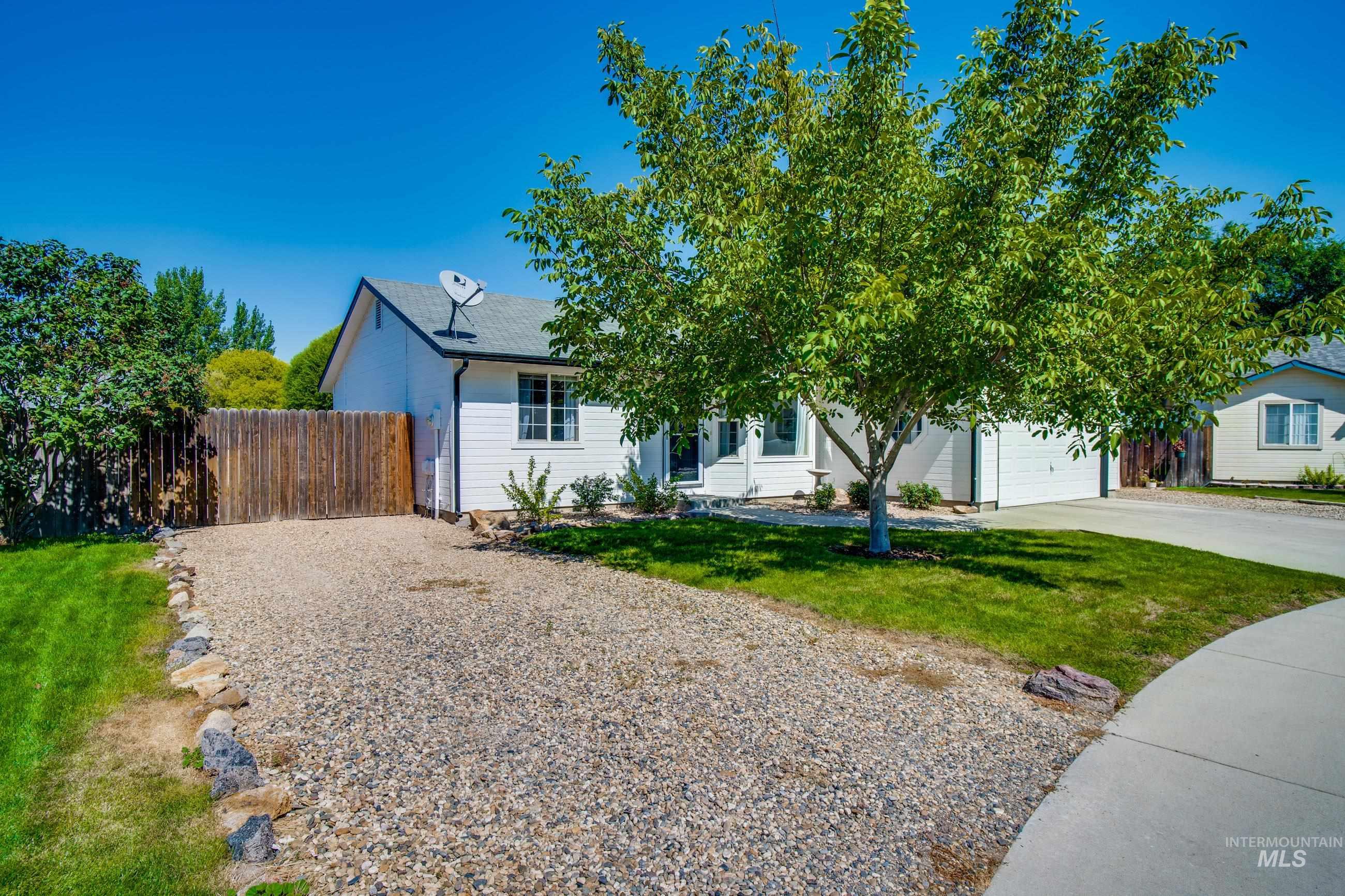 2416 Louisiana Place, Nampa, Idaho 83686, 3 Bedrooms, 2 Bathrooms, Residential For Sale, Price $349,900,MLS 98973759