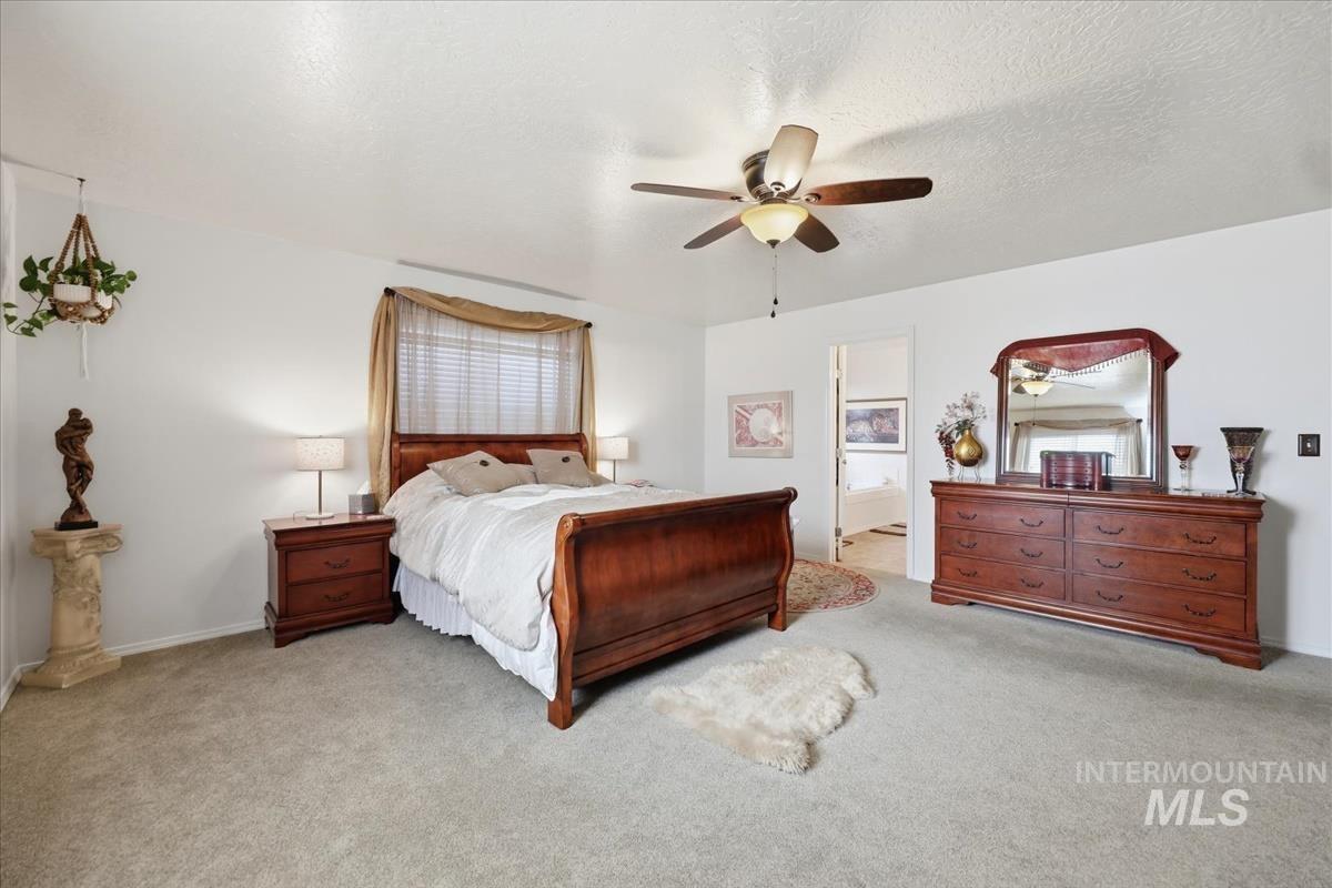 5209 Wallace Way, Caldwell, Idaho 83605, 4 Bedrooms, 2.5 Bathrooms, Residential For Sale, Price $425,000,MLS 98973760