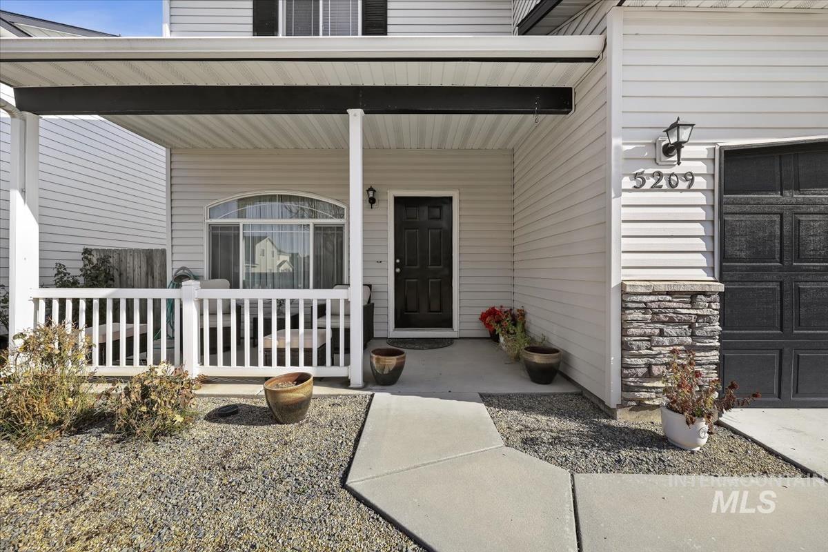 5209 Wallace Way, Caldwell, Idaho 83605, 4 Bedrooms, 2.5 Bathrooms, Residential For Sale, Price $425,000,MLS 98973760
