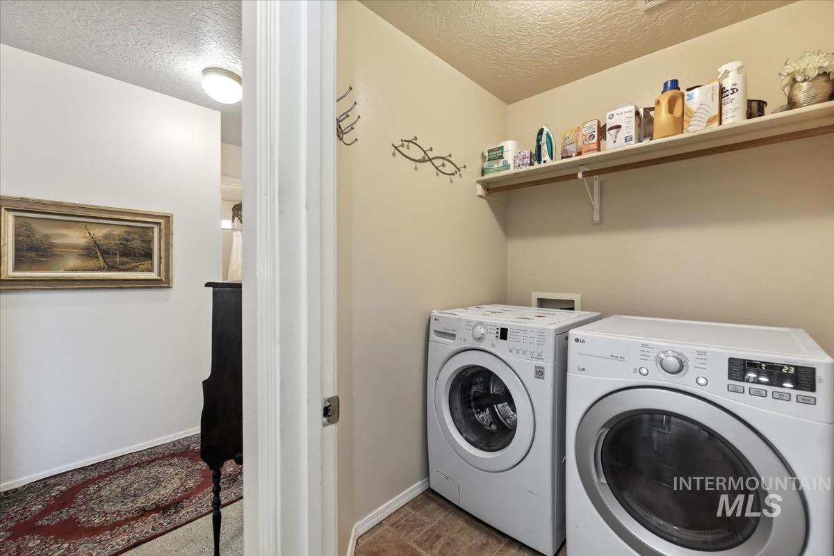 5209 Wallace Way, Caldwell, Idaho 83605, 4 Bedrooms, 2.5 Bathrooms, Residential For Sale, Price $425,000,MLS 98973760