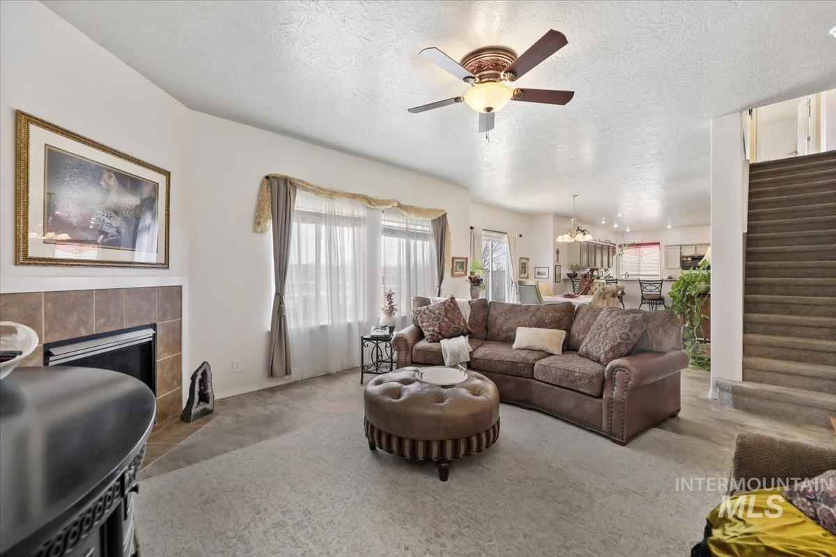 5209 Wallace Way, Caldwell, Idaho 83605, 4 Bedrooms, 2.5 Bathrooms, Residential For Sale, Price $425,000,MLS 98973760