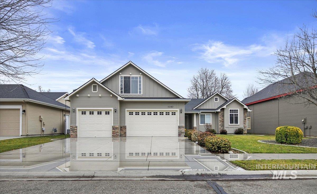5282 N Schumann Ave, Meridian, Idaho 83646, 4 Bedrooms, 2 Bathrooms, Residential For Sale, Price $525,000,MLS 98973762