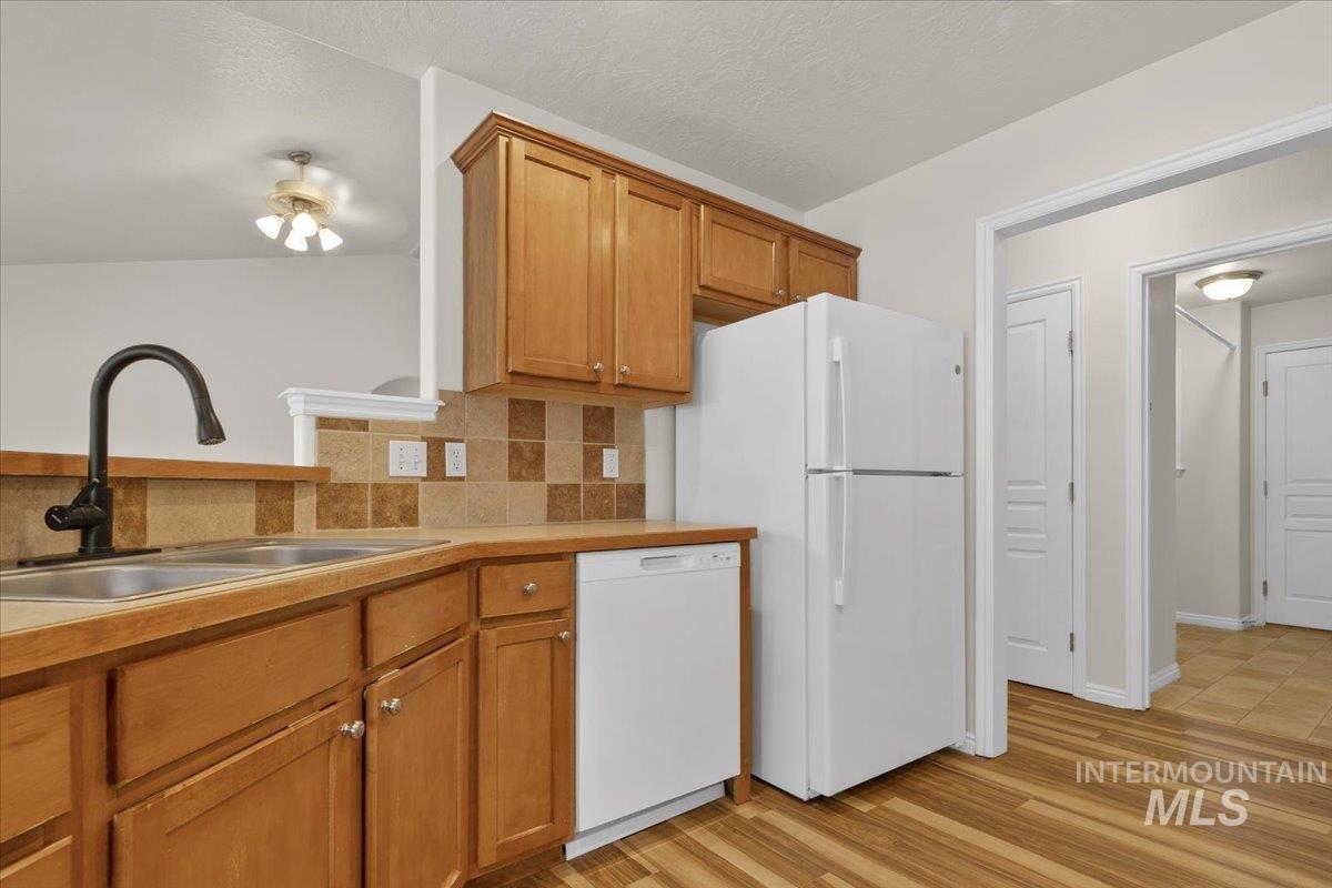 5282 N Schumann Ave, Meridian, Idaho 83646, 4 Bedrooms, 2 Bathrooms, Residential For Sale, Price $525,000,MLS 98973762