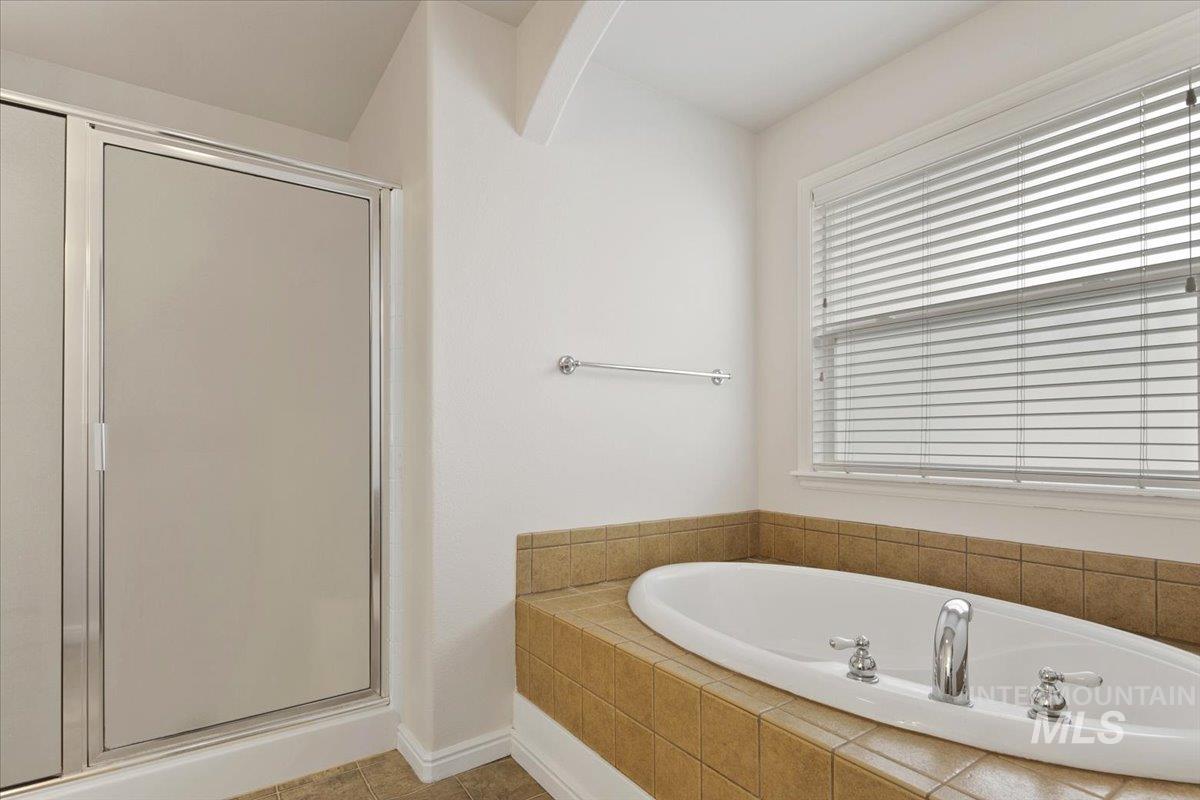 5282 N Schumann Ave, Meridian, Idaho 83646, 4 Bedrooms, 2 Bathrooms, Residential For Sale, Price $525,000,MLS 98973762