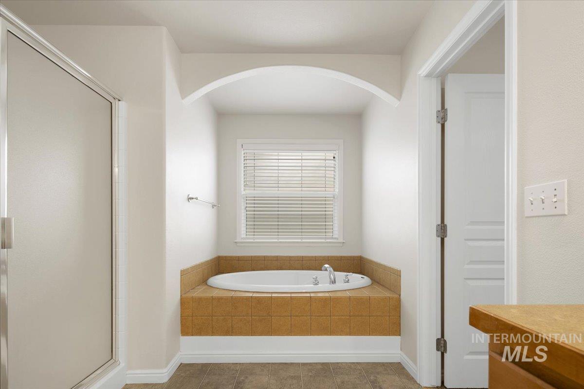 5282 N Schumann Ave, Meridian, Idaho 83646, 4 Bedrooms, 2 Bathrooms, Residential For Sale, Price $525,000,MLS 98973762