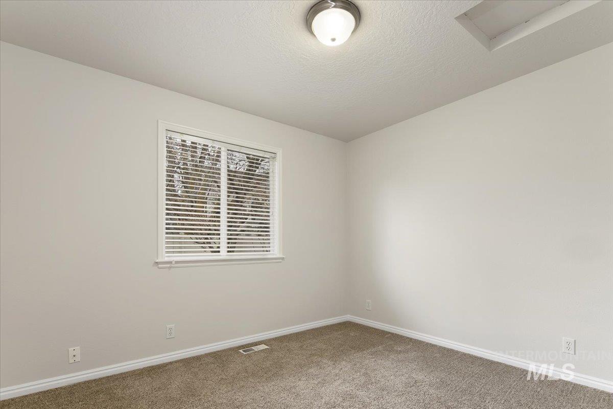 5282 N Schumann Ave, Meridian, Idaho 83646, 4 Bedrooms, 2 Bathrooms, Residential For Sale, Price $525,000,MLS 98973762