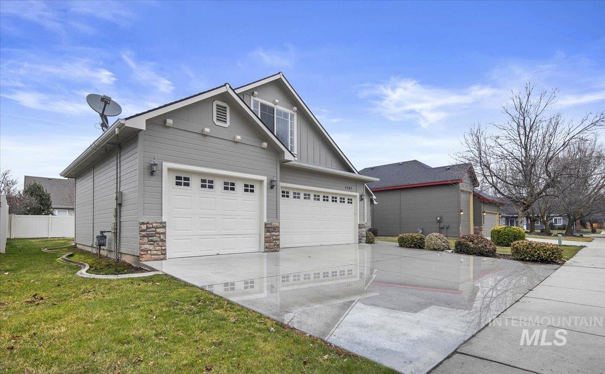 5282 N Schumann Ave, Meridian, Idaho 83646, 4 Bedrooms, 2 Bathrooms, Residential For Sale, Price $525,000,MLS 98973762