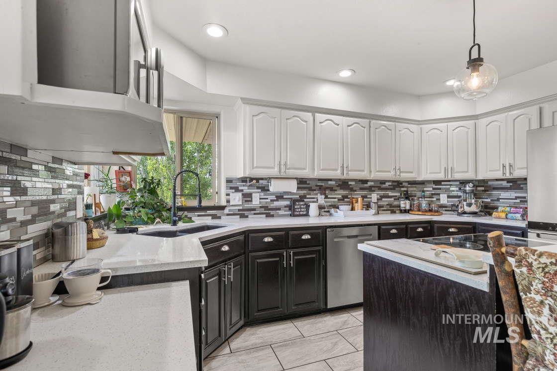 965 Horse Lane, Lewiston, Idaho 83501, 3 Bedrooms, 4 Bathrooms, Residential For Sale, Price $849,900,MLS 98973765