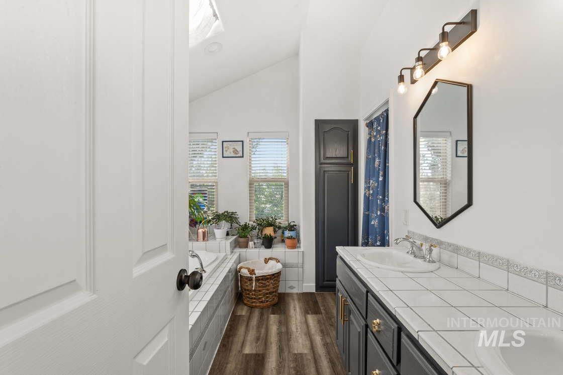 965 Horse Lane, Lewiston, Idaho 83501, 3 Bedrooms, 4 Bathrooms, Residential For Sale, Price $849,900,MLS 98973765