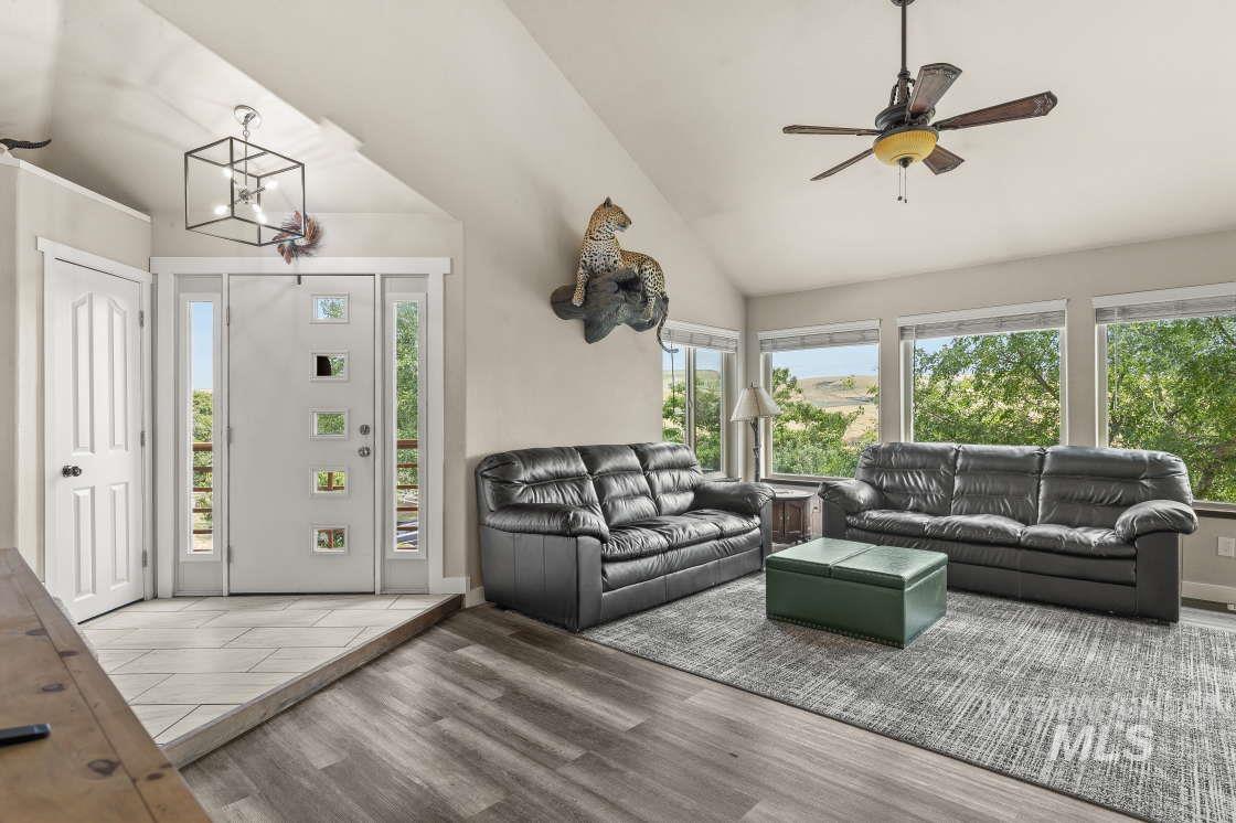 965 Horse Lane, Lewiston, Idaho 83501, 3 Bedrooms, 4 Bathrooms, Residential For Sale, Price $849,900,MLS 98973765