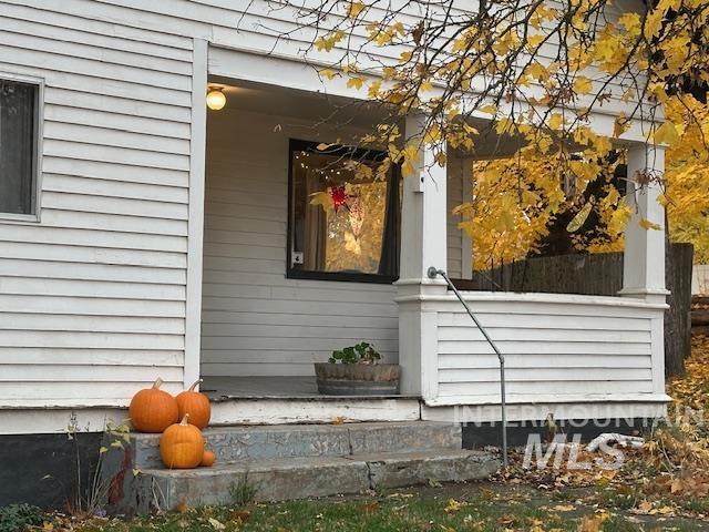 306 W Hazel St, Genesee, Idaho 83832, 4 Bedrooms, 1 Bathroom, Residential For Sale, Price $379,000,MLS 98973766