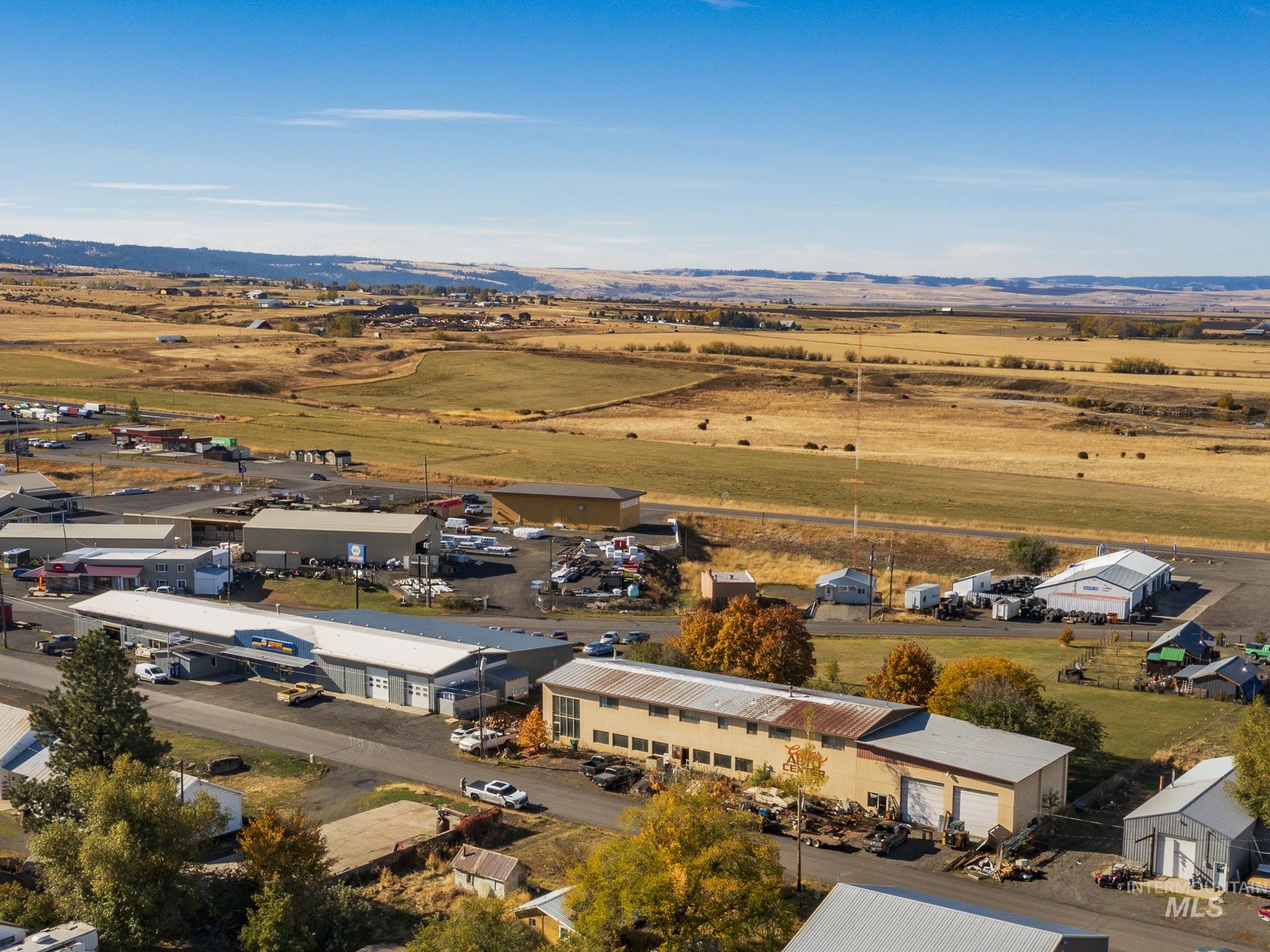 702 N D Street, Grangeville, Idaho 83530, 4 Bedrooms, 3 Bathrooms, Residential For Sale, Price $650,000,MLS 98973768