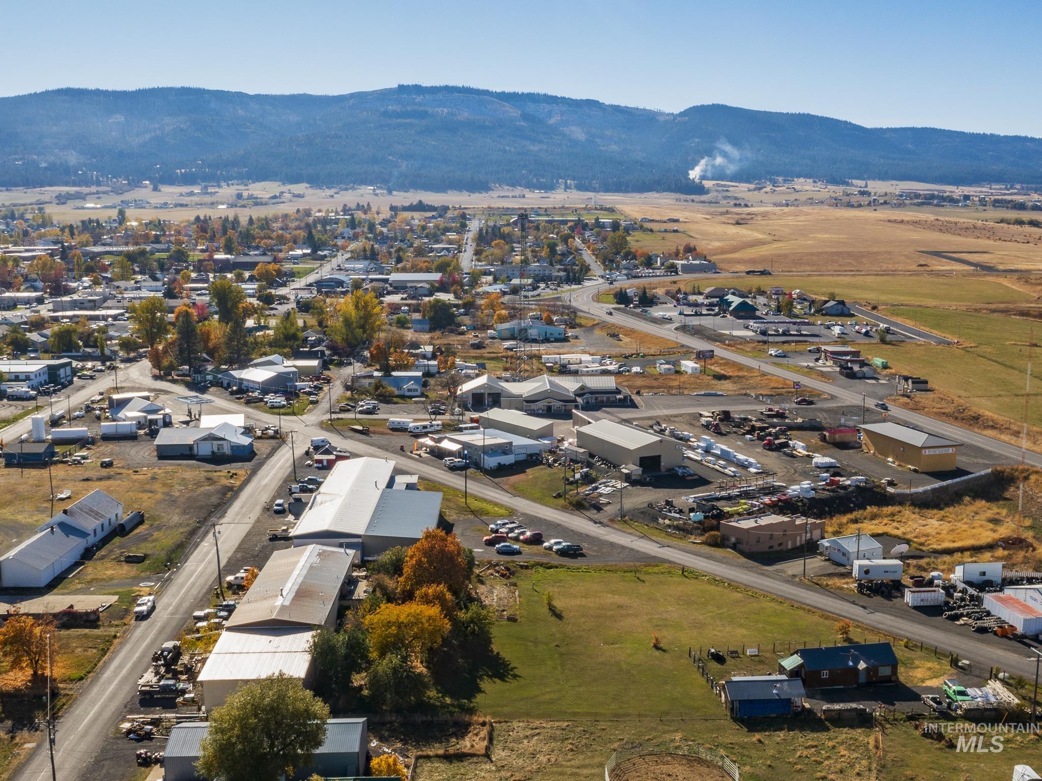 702 N D Street, Grangeville, Idaho 83530, 4 Bedrooms, 3 Bathrooms, Residential For Sale, Price $650,000,MLS 98973768