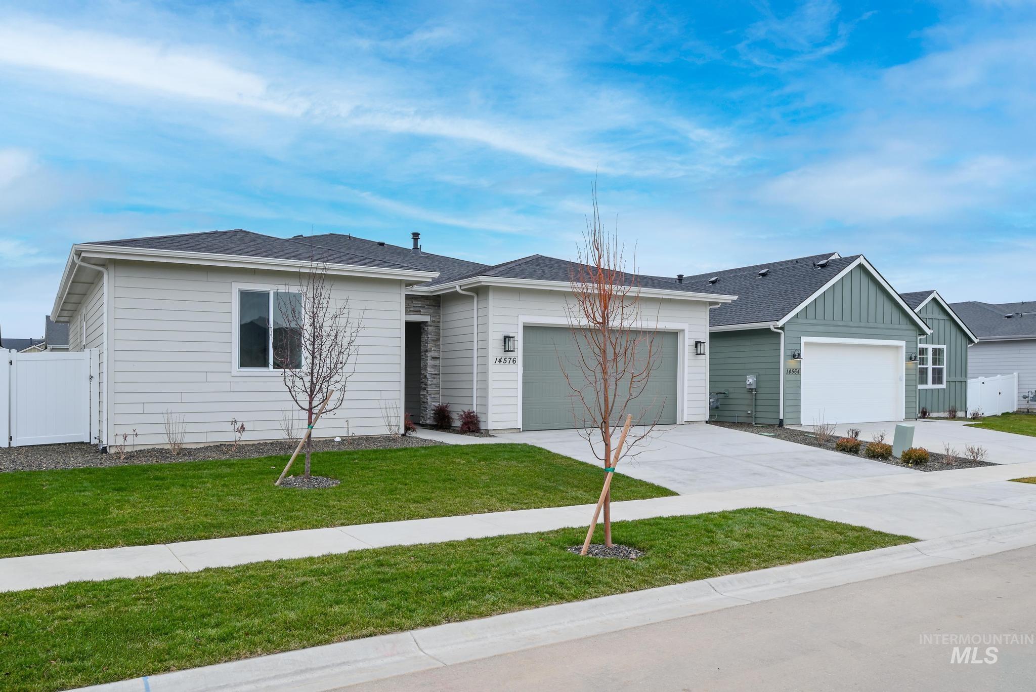 14576 Cooper Sunrise Dr, Caldwell, Idaho 83607, 3 Bedrooms, 2 Bathrooms, Residential For Sale, Price $434,000,MLS 98973772