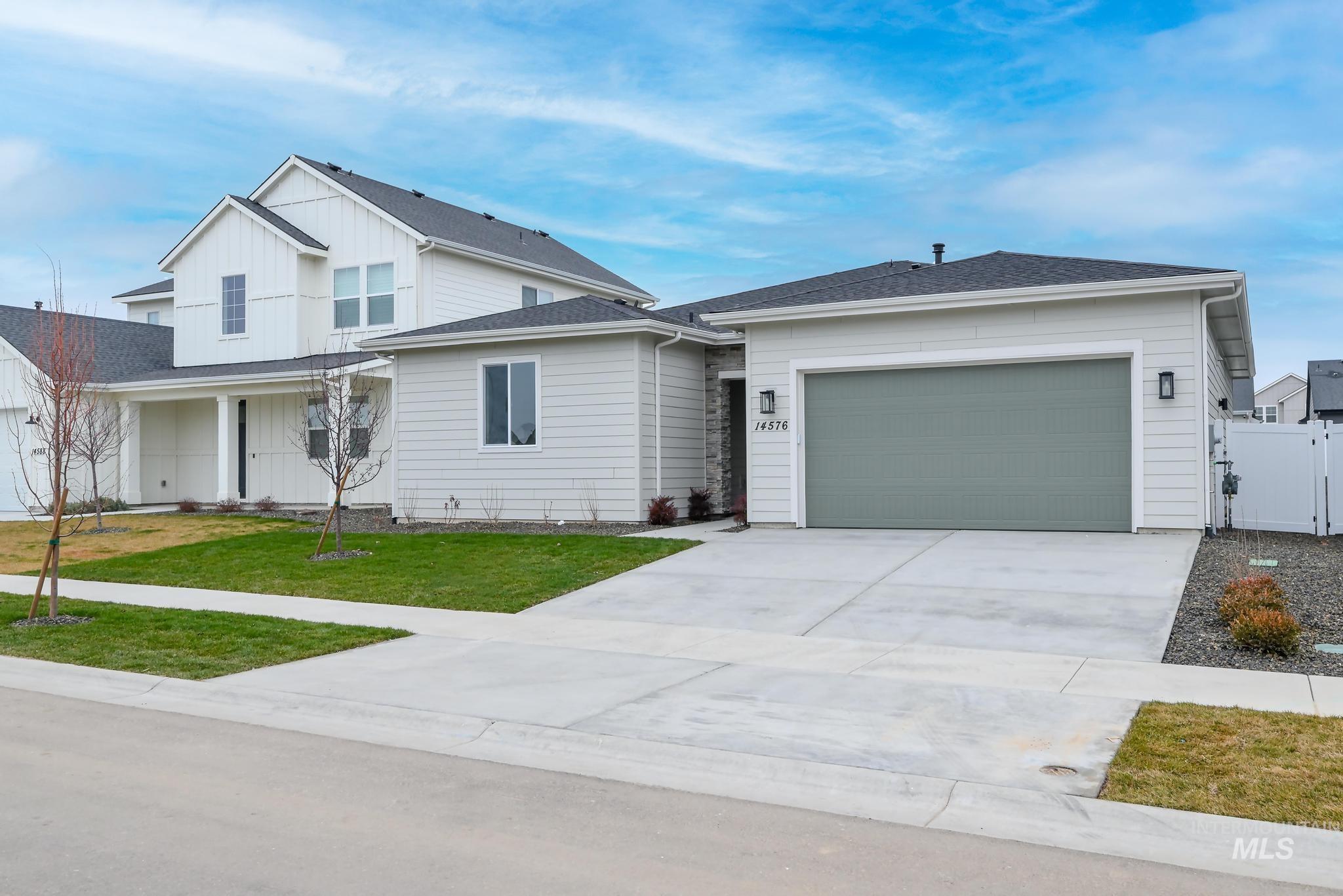 14576 Cooper Sunrise Dr, Caldwell, Idaho 83607, 3 Bedrooms, 2 Bathrooms, Residential For Sale, Price $434,000,MLS 98973772