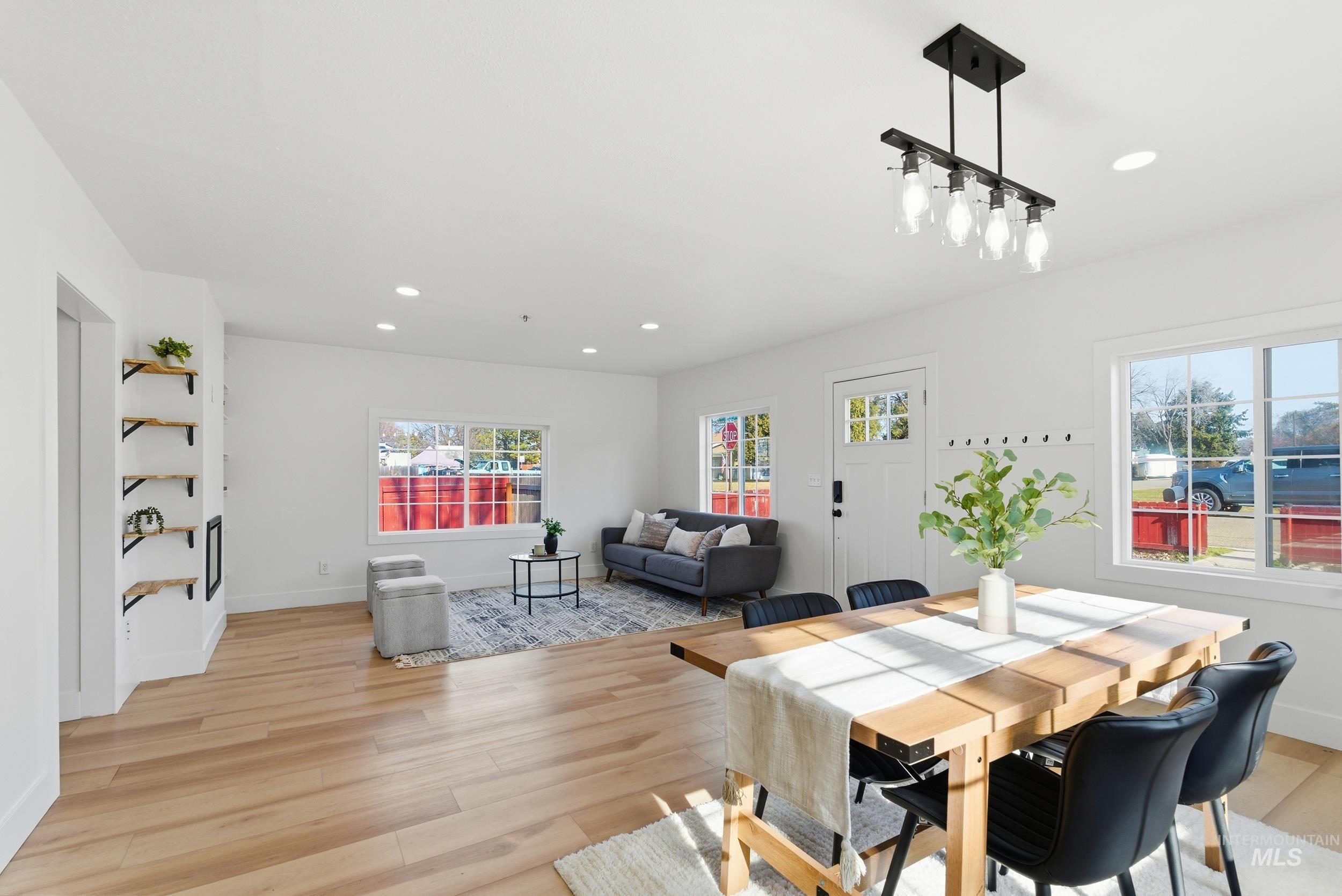 2102 Washington Ave, Caldwell, Idaho 83605, 3 Bedrooms, 2 Bathrooms, Residential For Sale, Price $306,999,MLS 98973773