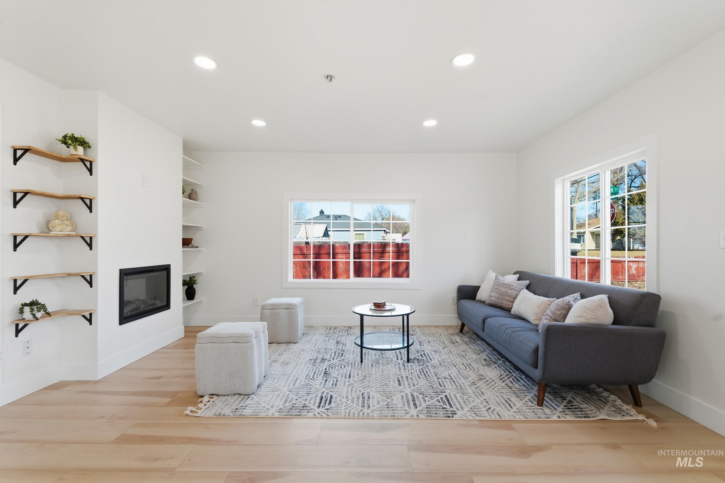 2102 Washington Ave, Caldwell, Idaho 83605, 3 Bedrooms, 2 Bathrooms, Residential For Sale, Price $306,999,MLS 98973773