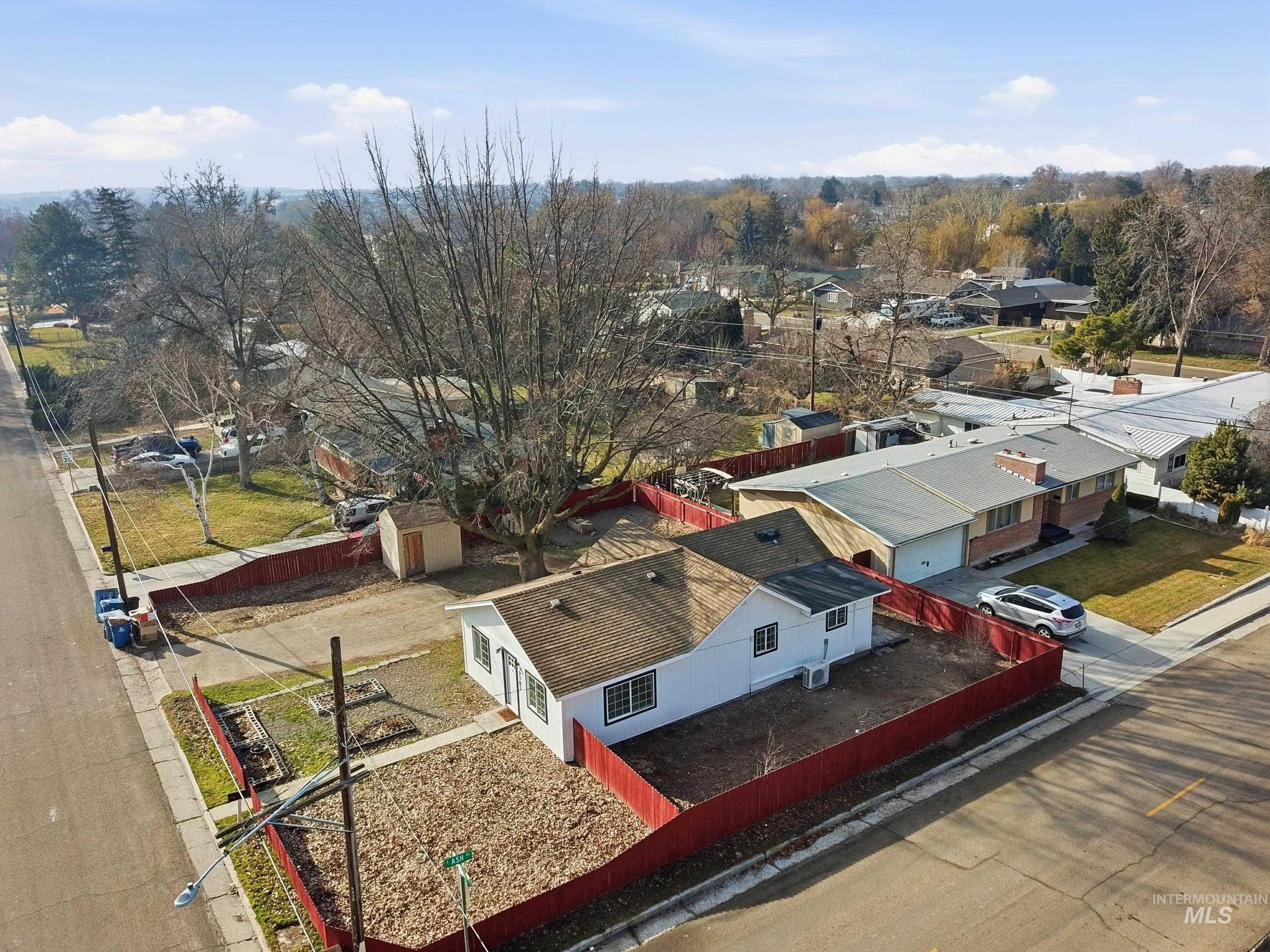 2102 Washington Ave, Caldwell, Idaho 83605, 3 Bedrooms, 2 Bathrooms, Residential For Sale, Price $306,999,MLS 98973773