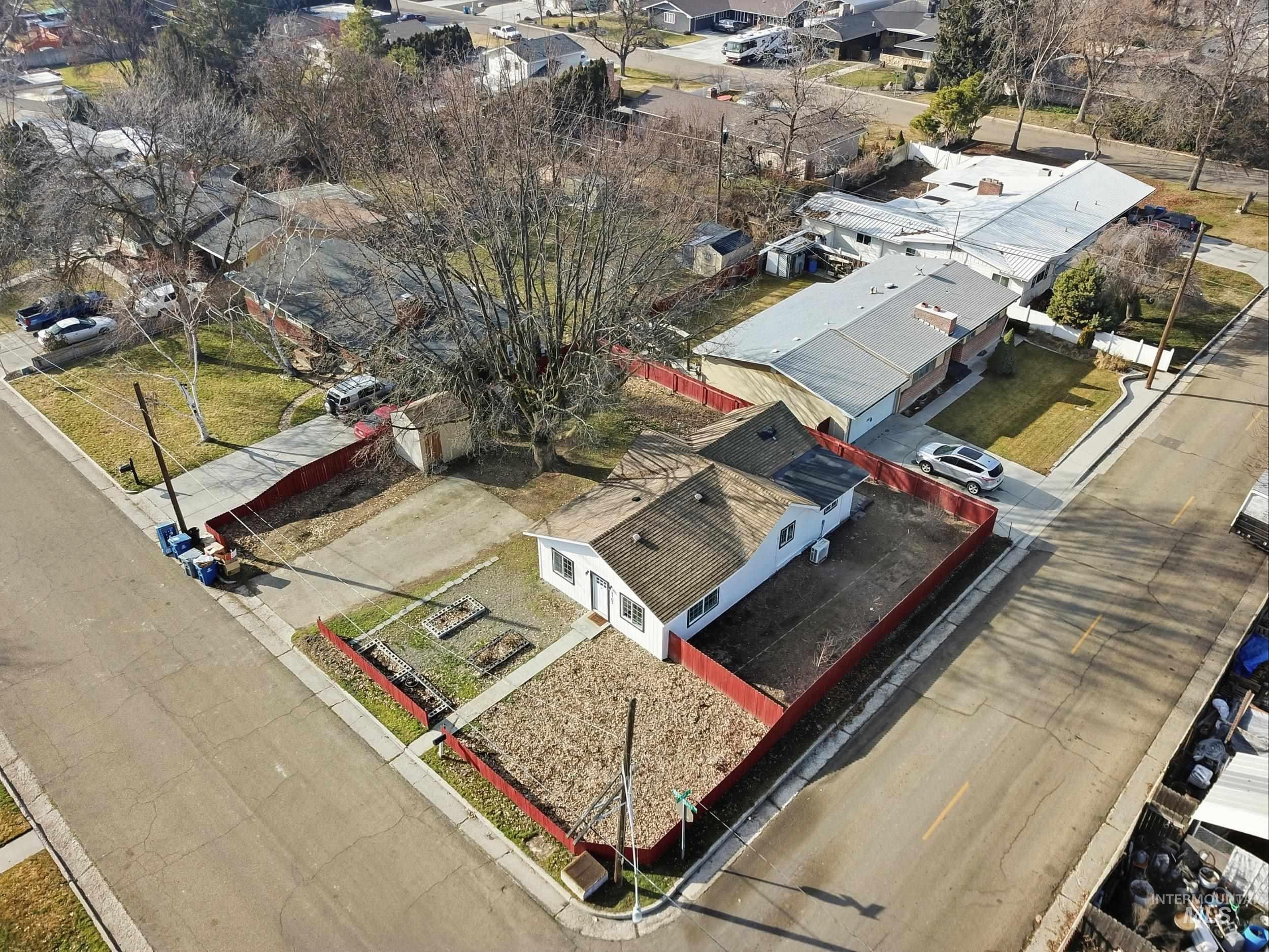 2102 Washington Ave, Caldwell, Idaho 83605, 3 Bedrooms, 2 Bathrooms, Residential For Sale, Price $306,999,MLS 98973773