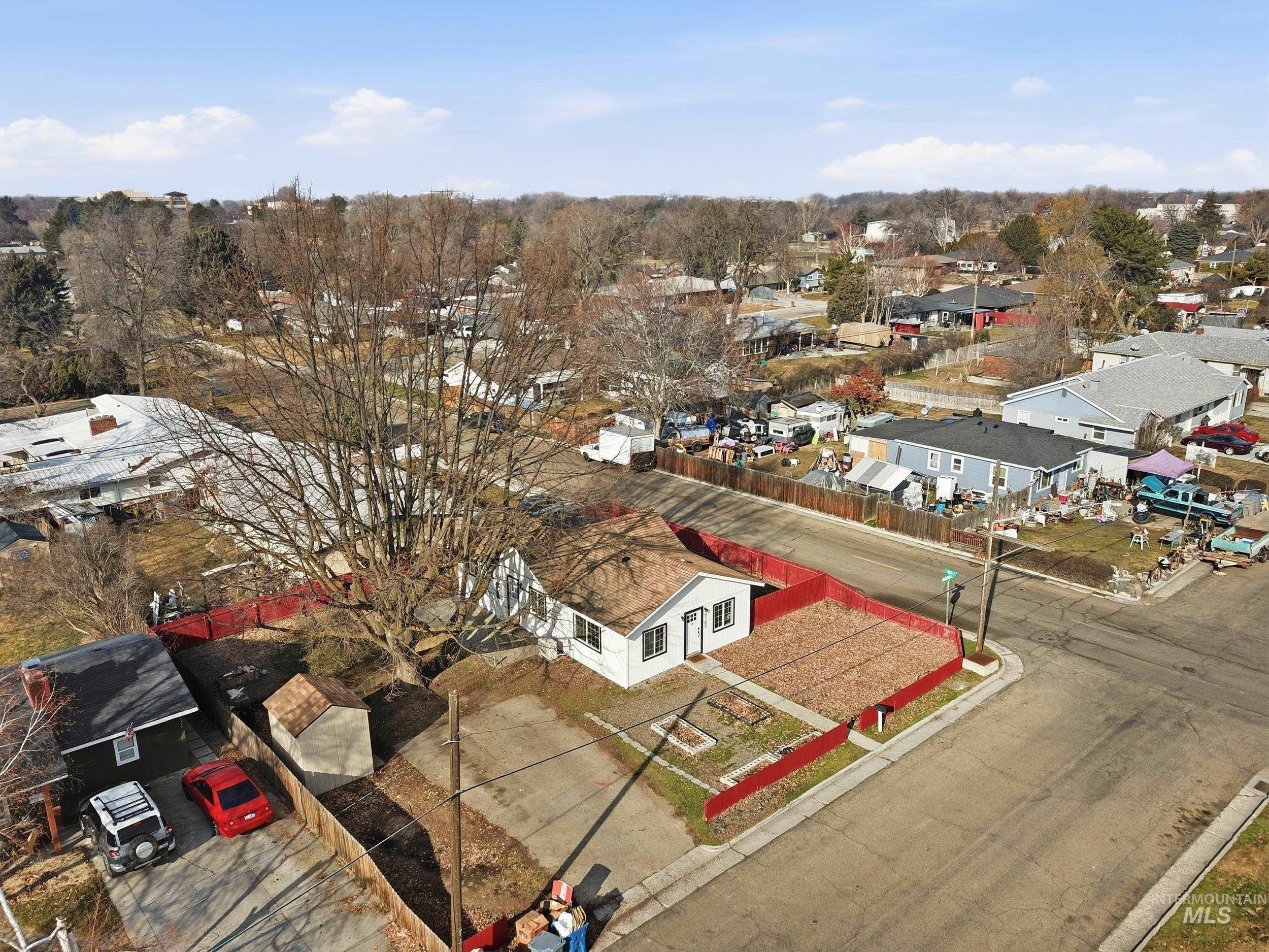 2102 Washington Ave, Caldwell, Idaho 83605, 3 Bedrooms, 2 Bathrooms, Residential For Sale, Price $306,999,MLS 98973773