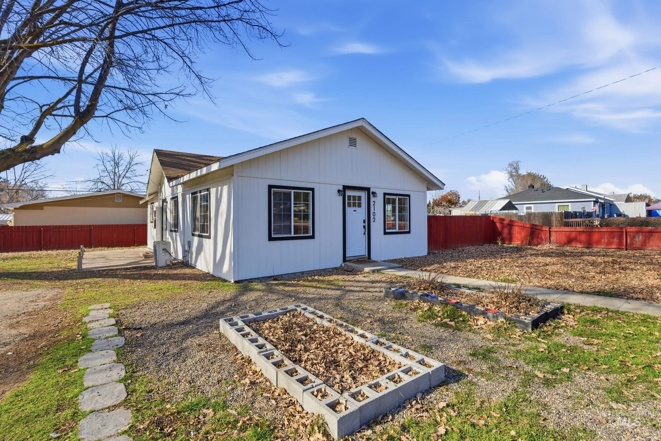 2102 Washington Ave, Caldwell, Idaho 83605, 3 Bedrooms, 2 Bathrooms, Residential For Sale, Price $306,999,MLS 98973773
