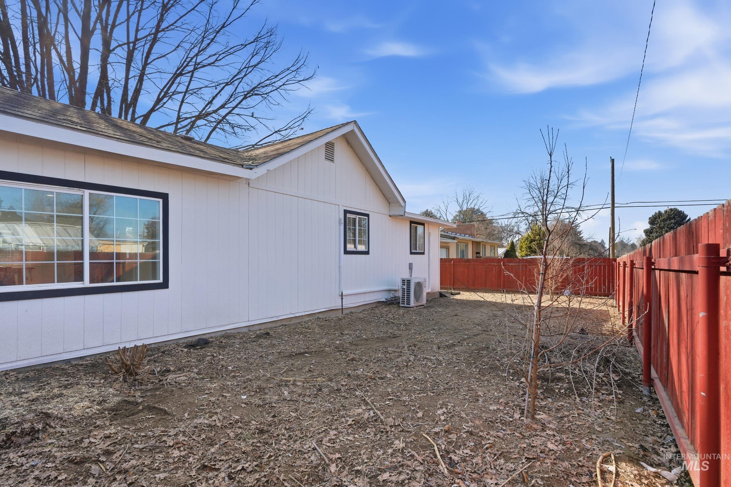 2102 Washington Ave, Caldwell, Idaho 83605, 3 Bedrooms, 2 Bathrooms, Residential For Sale, Price $306,999,MLS 98973773