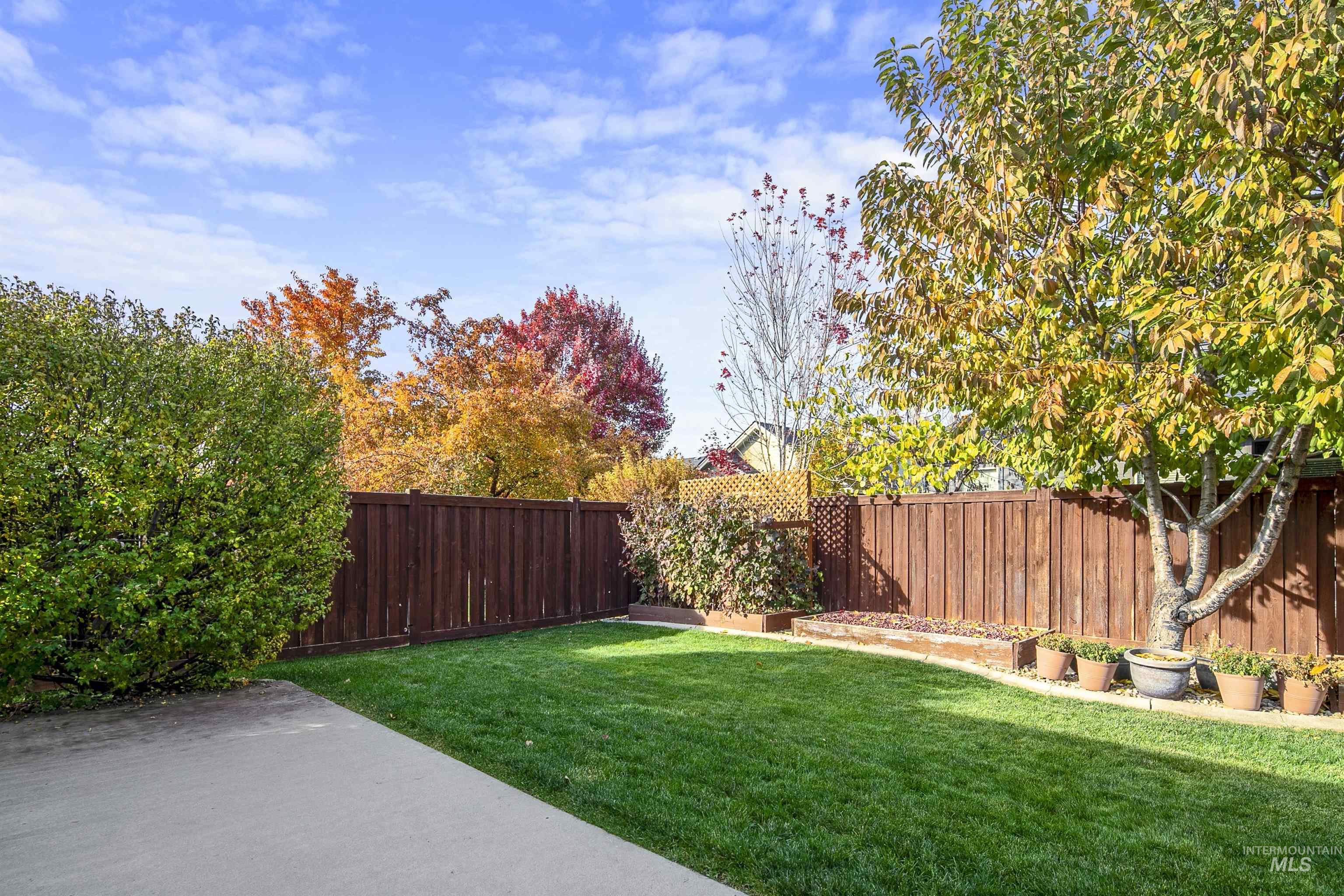 2326 W Grand Teton Dr, Meridian, Idaho 83646-5974, 3 Bedrooms, 2.5 Bathrooms, Residential For Sale, Price $649,900,MLS 98973774