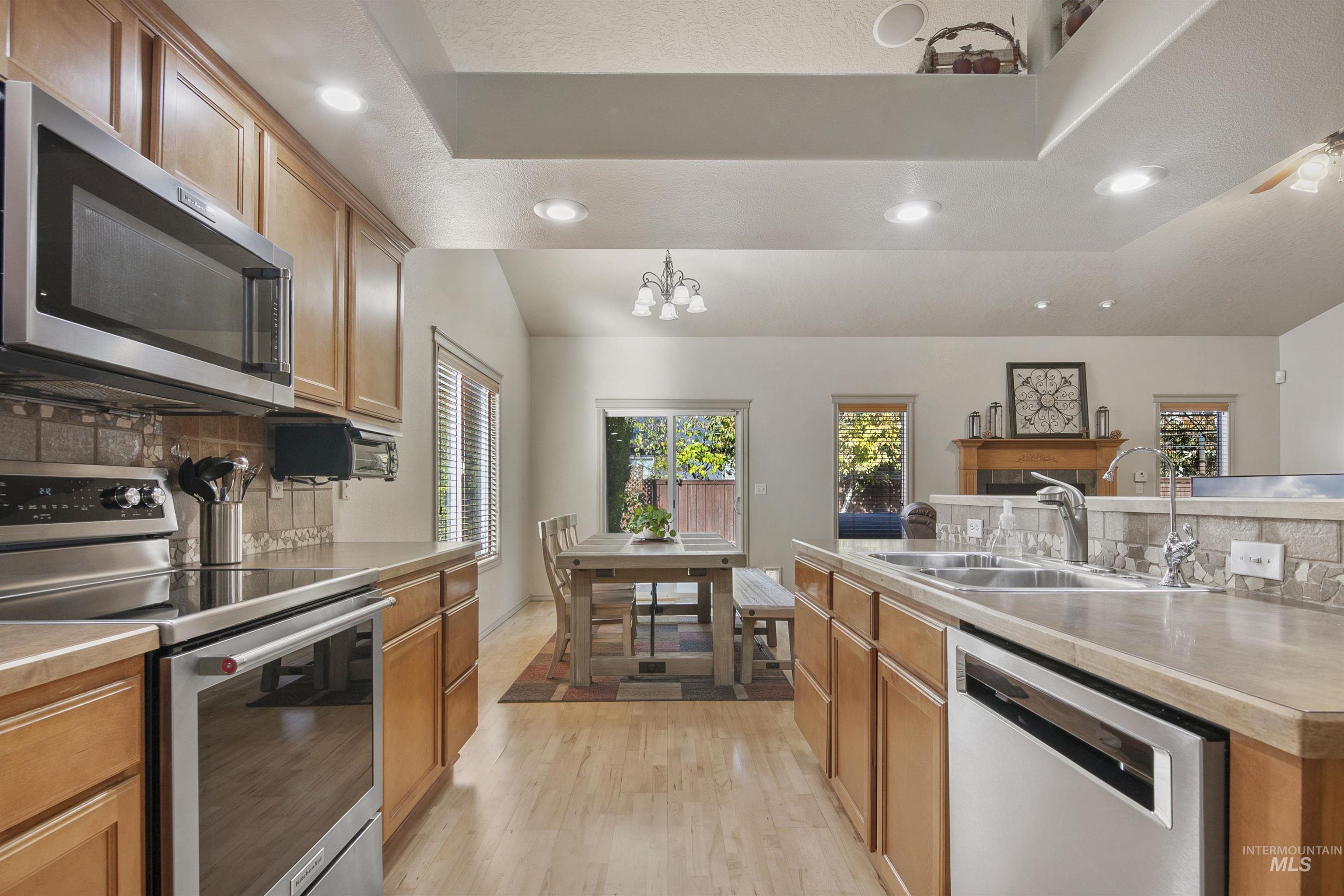 2326 W Grand Teton Dr, Meridian, Idaho 83646-5974, 3 Bedrooms, 2.5 Bathrooms, Residential For Sale, Price $649,900,MLS 98973774