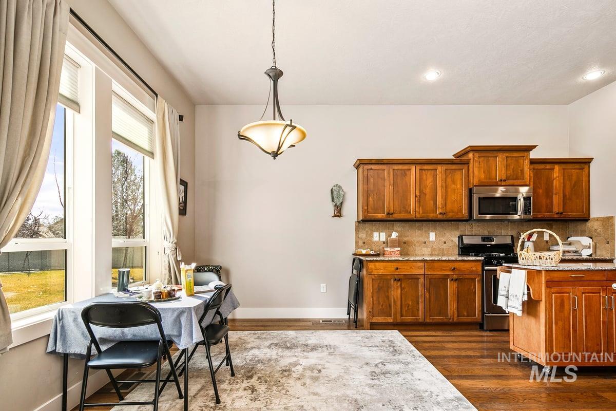 1213 W Lowry St, Meridian, Idaho 83646, 3 Bedrooms, 2 Bathrooms, Residential For Sale, Price $590,000,MLS 98973777