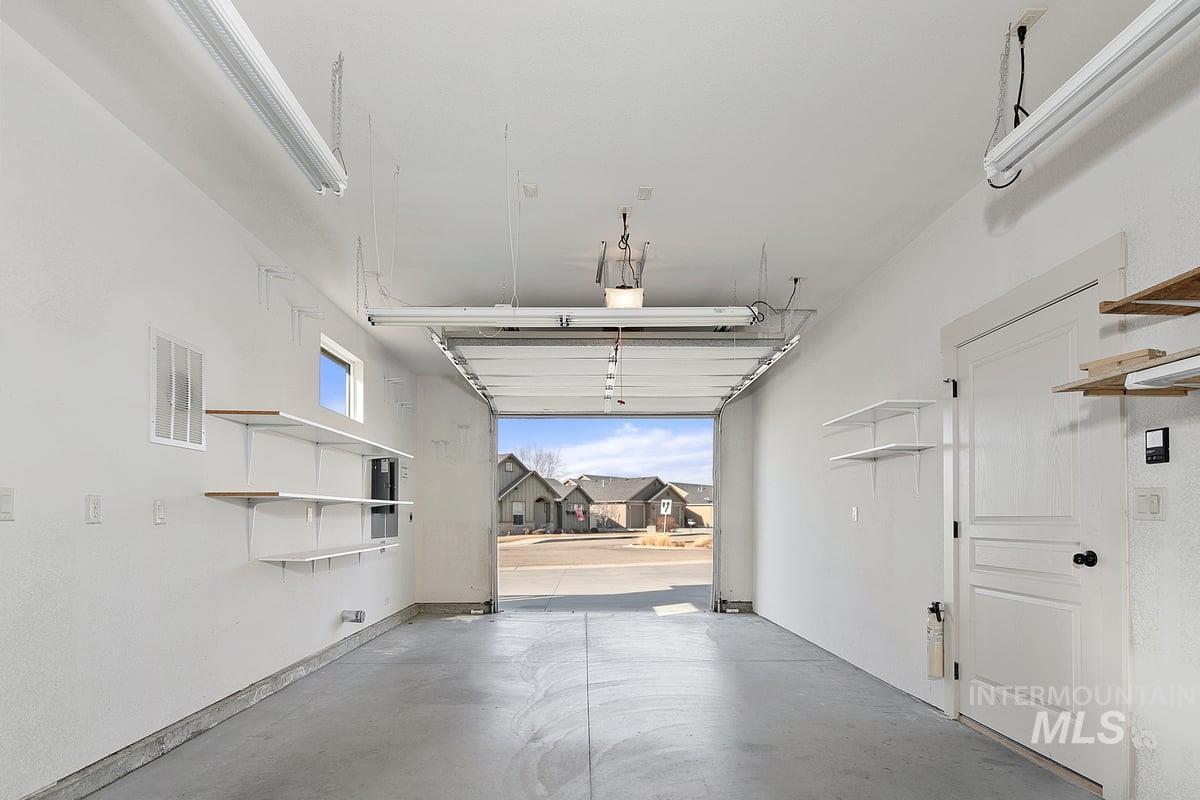 1213 W Lowry St, Meridian, Idaho 83646, 3 Bedrooms, 2 Bathrooms, Residential For Sale, Price $590,000,MLS 98973777