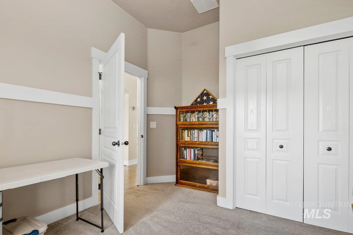 1213 W Lowry St, Meridian, Idaho 83646, 3 Bedrooms, 2 Bathrooms, Residential For Sale, Price $590,000,MLS 98973777