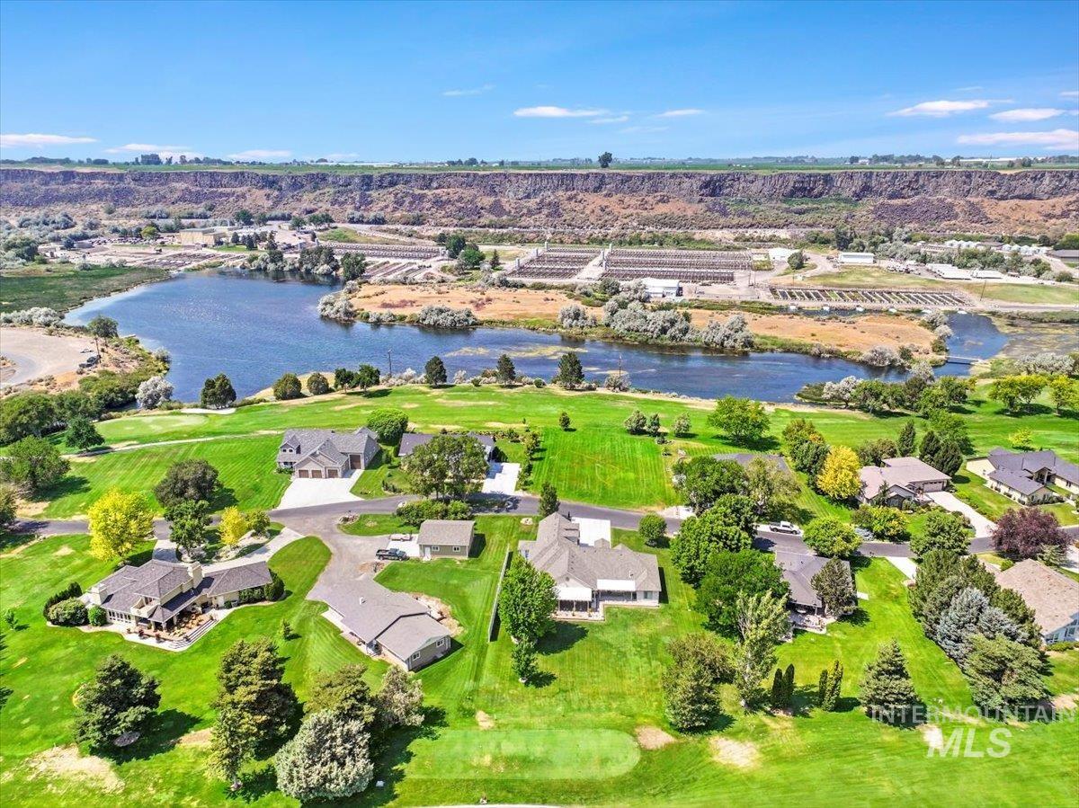 319 Clear Lake Ln, Buhl, Idaho 83316, 4 Bedrooms, 3.5 Bathrooms, Residential For Sale, Price $849,000,MLS 98973778