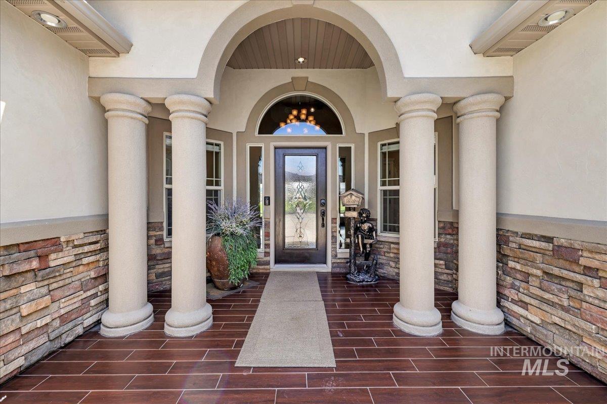 319 Clear Lake Ln, Buhl, Idaho 83316, 4 Bedrooms, 3.5 Bathrooms, Residential For Sale, Price $849,000,MLS 98973778