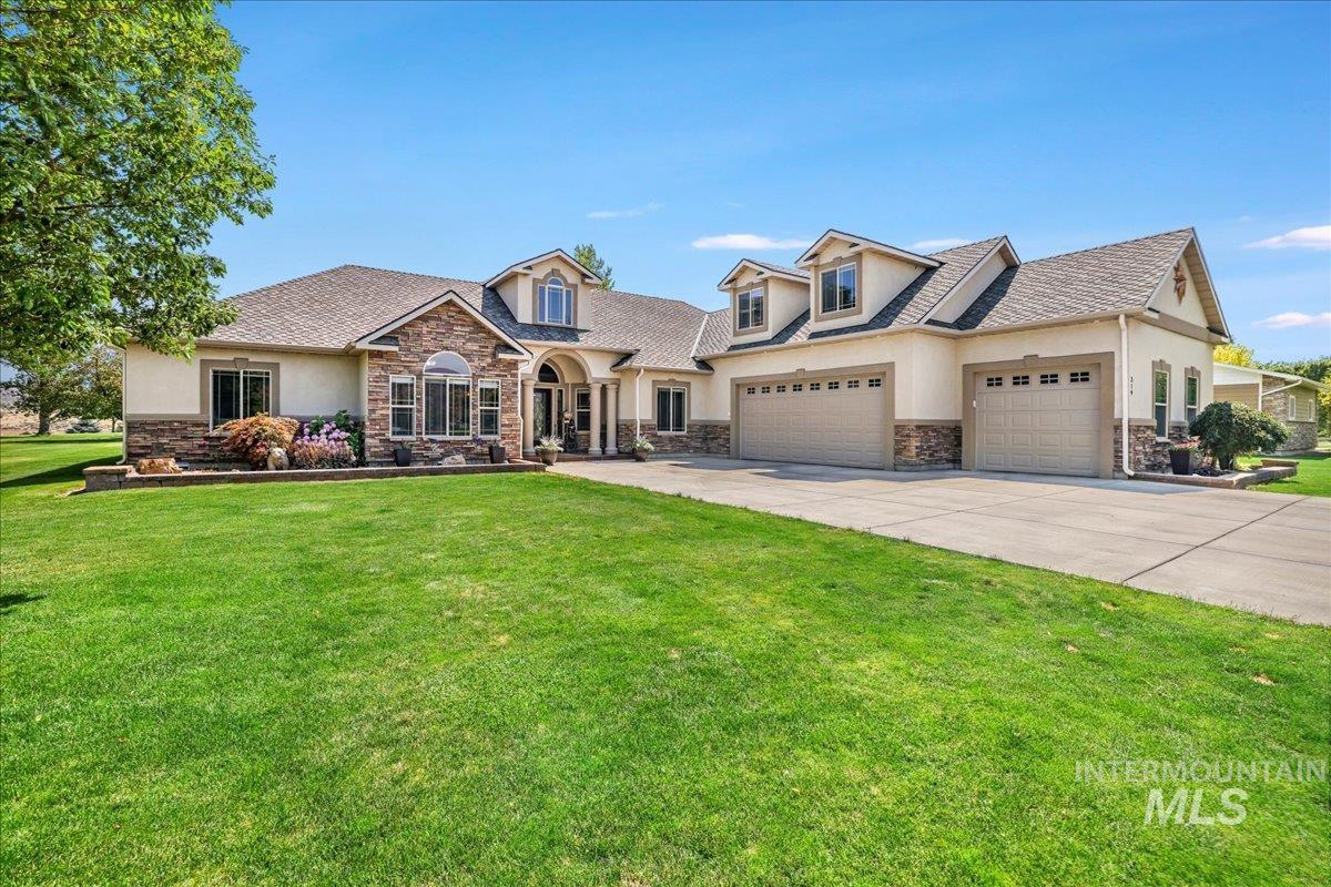 319 Clear Lake Ln, Buhl, Idaho 83316, 4 Bedrooms, 3.5 Bathrooms, Residential For Sale, Price $849,000,MLS 98973778