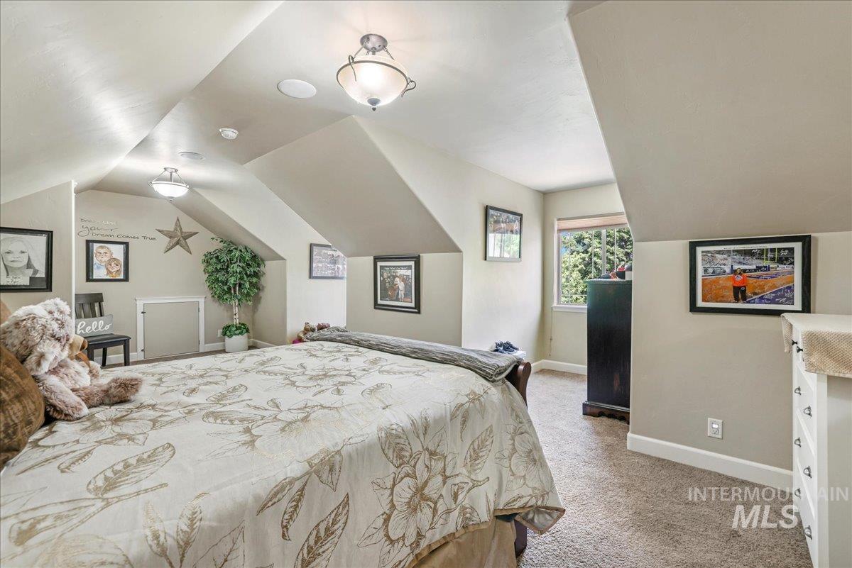 319 Clear Lake Ln, Buhl, Idaho 83316, 4 Bedrooms, 3.5 Bathrooms, Residential For Sale, Price $849,000,MLS 98973778