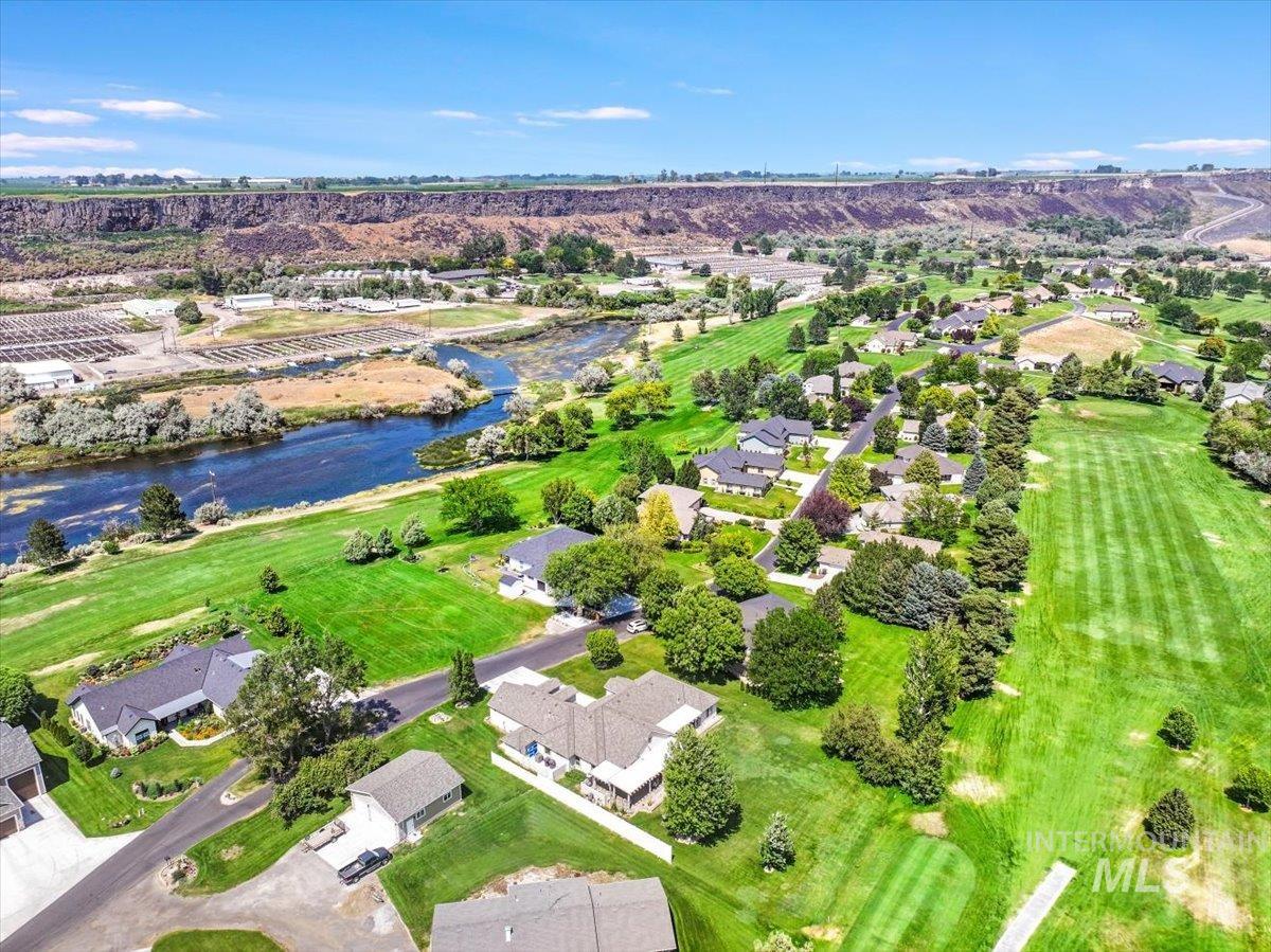 319 Clear Lake Ln, Buhl, Idaho 83316, 4 Bedrooms, 3.5 Bathrooms, Residential For Sale, Price $849,000,MLS 98973778