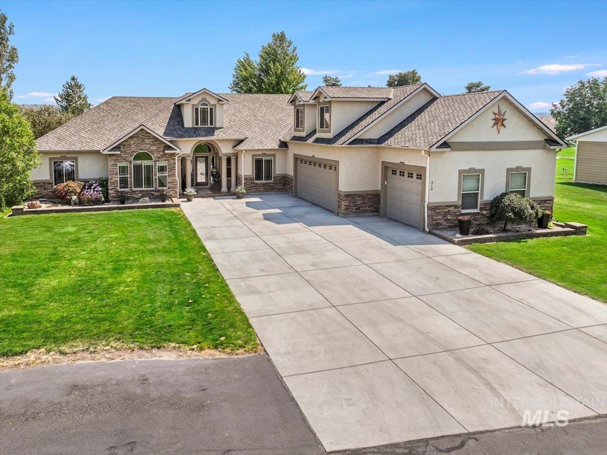 319 Clear Lake Ln, Buhl, Idaho 83316, 4 Bedrooms, 3.5 Bathrooms, Residential For Sale, Price $849,000,MLS 98973778