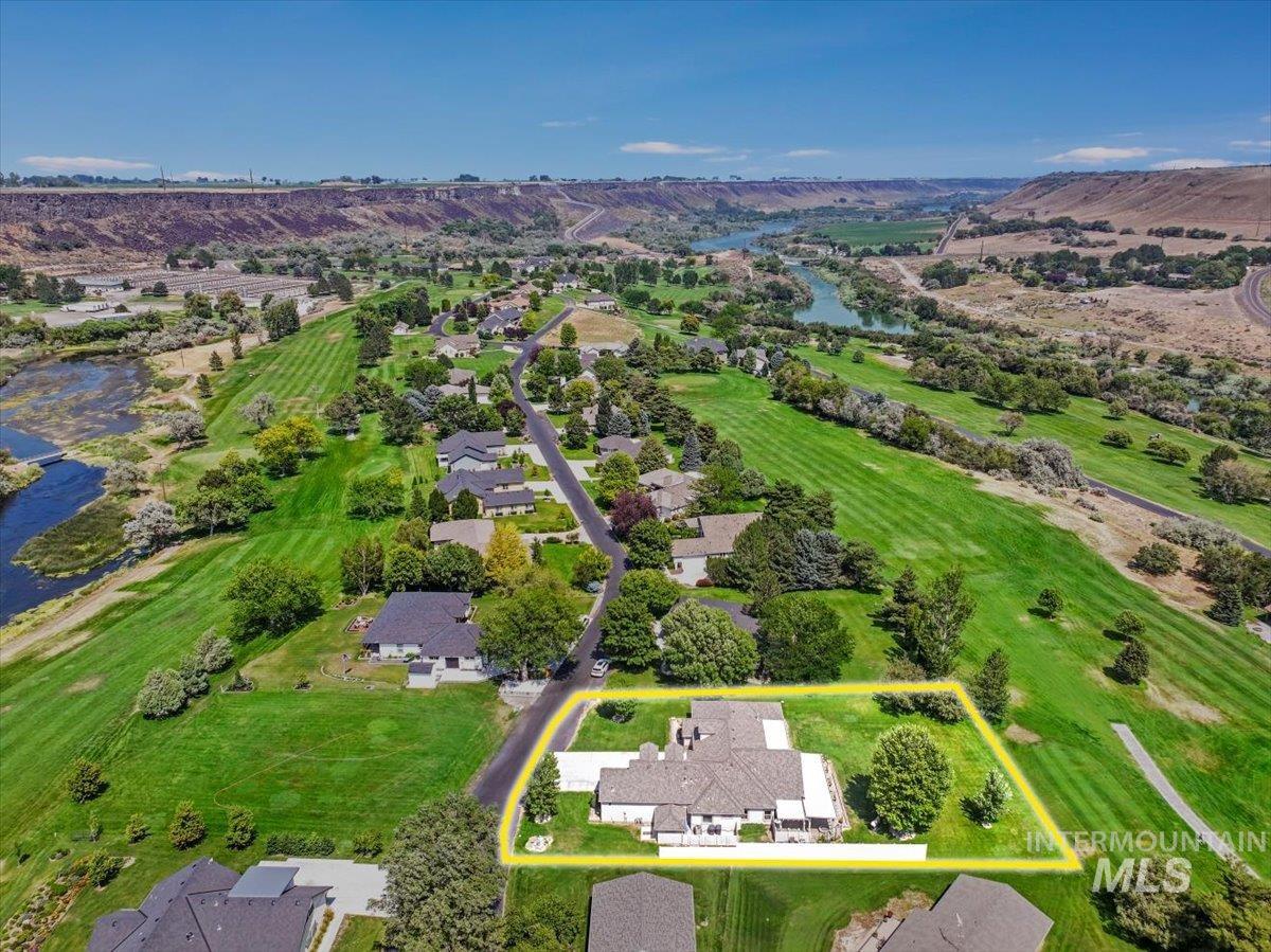 319 Clear Lake Ln, Buhl, Idaho 83316, 4 Bedrooms, 3.5 Bathrooms, Residential For Sale, Price $849,000,MLS 98973778