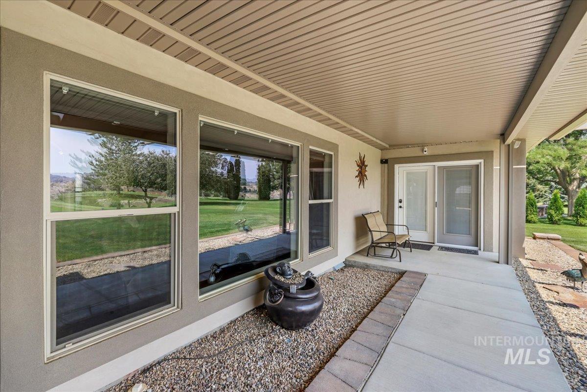 319 Clear Lake Ln, Buhl, Idaho 83316, 4 Bedrooms, 3.5 Bathrooms, Residential For Sale, Price $849,000,MLS 98973778