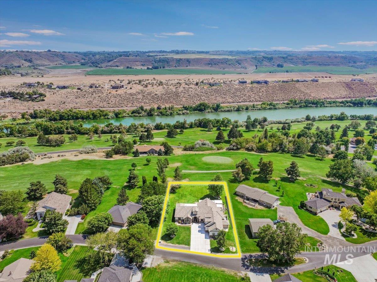 319 Clear Lake Ln, Buhl, Idaho 83316, 4 Bedrooms, 3.5 Bathrooms, Residential For Sale, Price $849,000,MLS 98973778