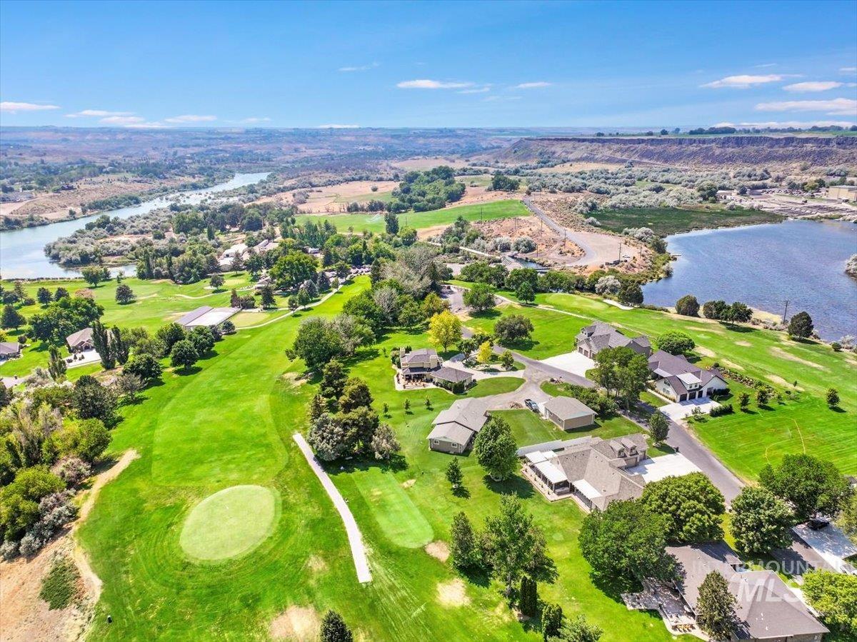 319 Clear Lake Ln, Buhl, Idaho 83316, 4 Bedrooms, 3.5 Bathrooms, Residential For Sale, Price $849,000,MLS 98973778