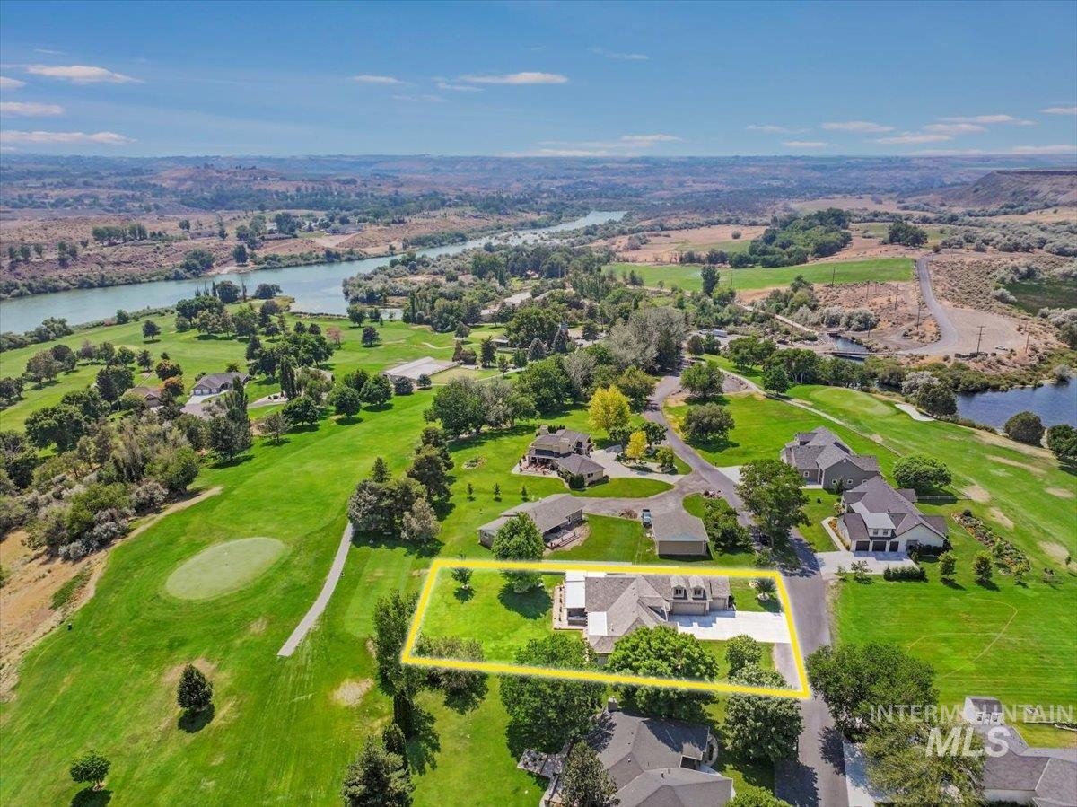 319 Clear Lake Ln, Buhl, Idaho 83316, 4 Bedrooms, 3.5 Bathrooms, Residential For Sale, Price $849,000,MLS 98973778