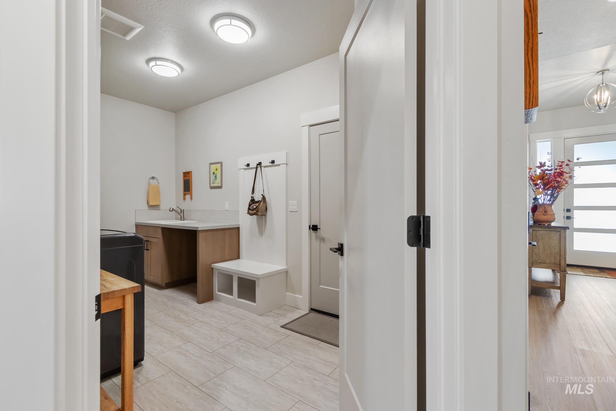 9864 W Aviara Street, Star, Idaho 83669, 3 Bedrooms, 2 Bathrooms, Residential For Sale, Price $569,000,MLS 98973779