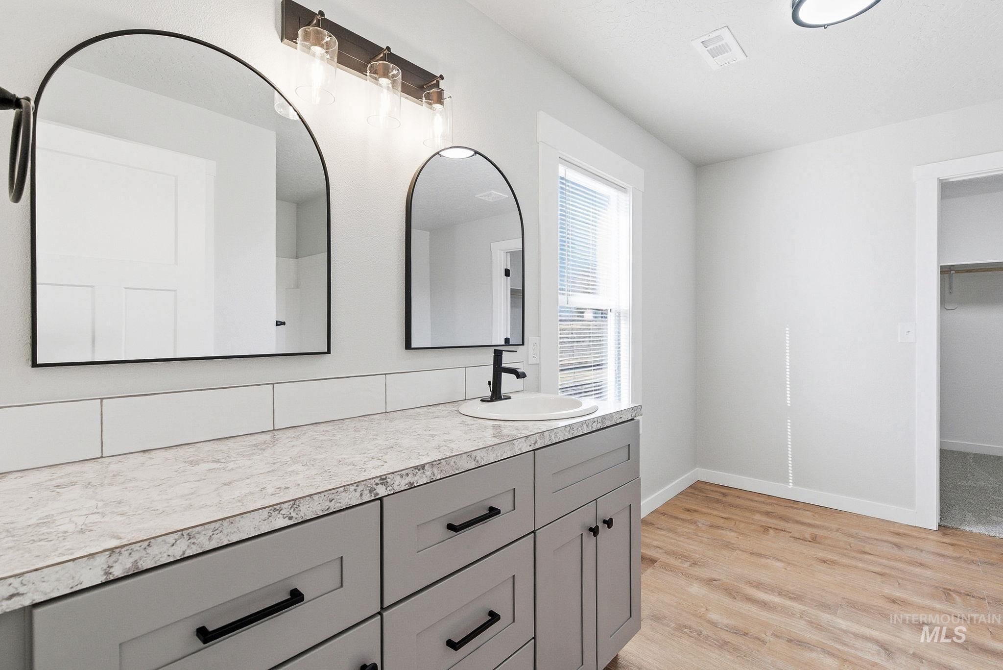 3312 Vistapark Dr, Caldwell, Idaho 83605, 4 Bedrooms, 2.5 Bathrooms, Residential For Sale, Price $399,900,MLS 98973781