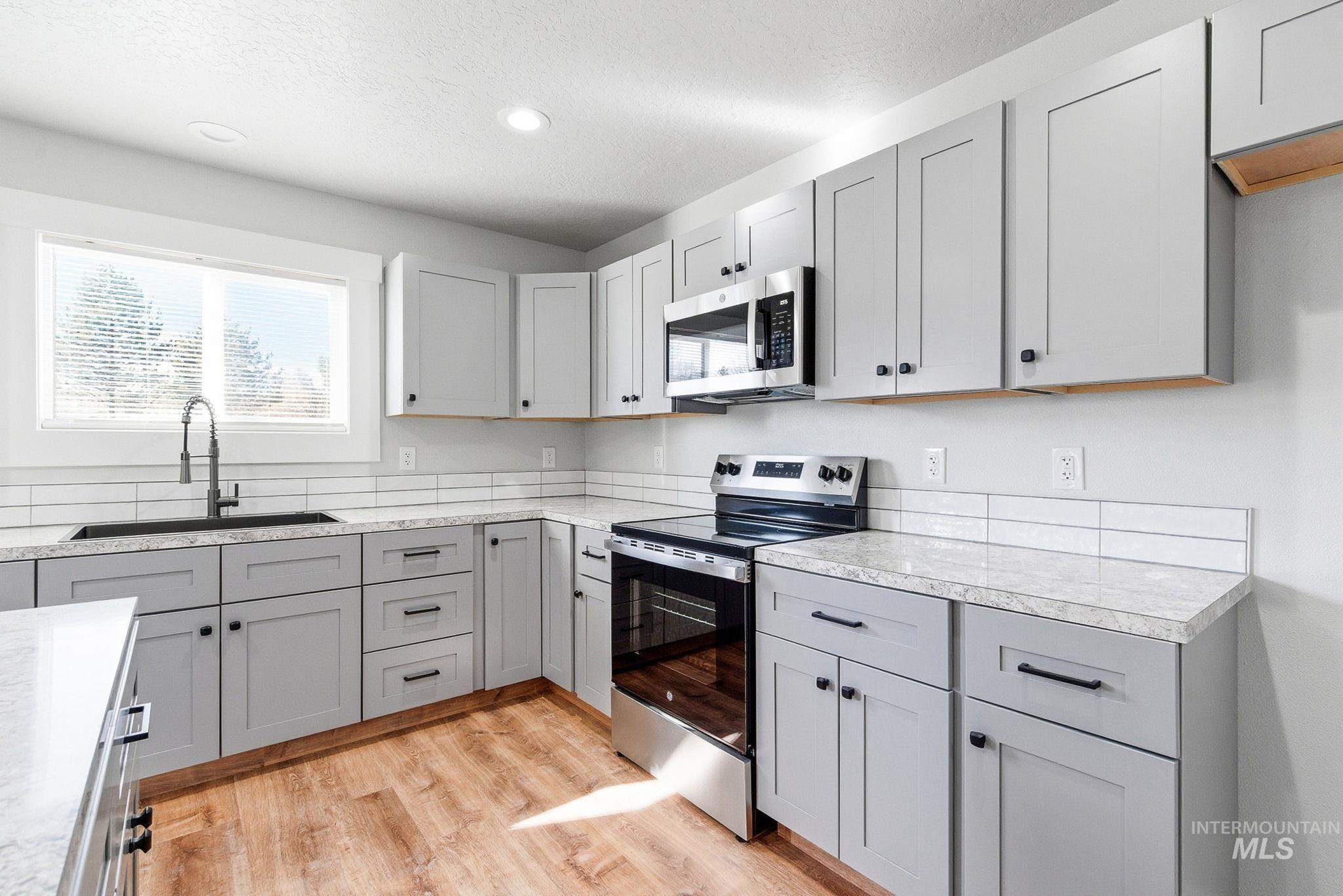 3312 Vistapark Dr, Caldwell, Idaho 83605, 4 Bedrooms, 2.5 Bathrooms, Residential For Sale, Price $399,900,MLS 98973781