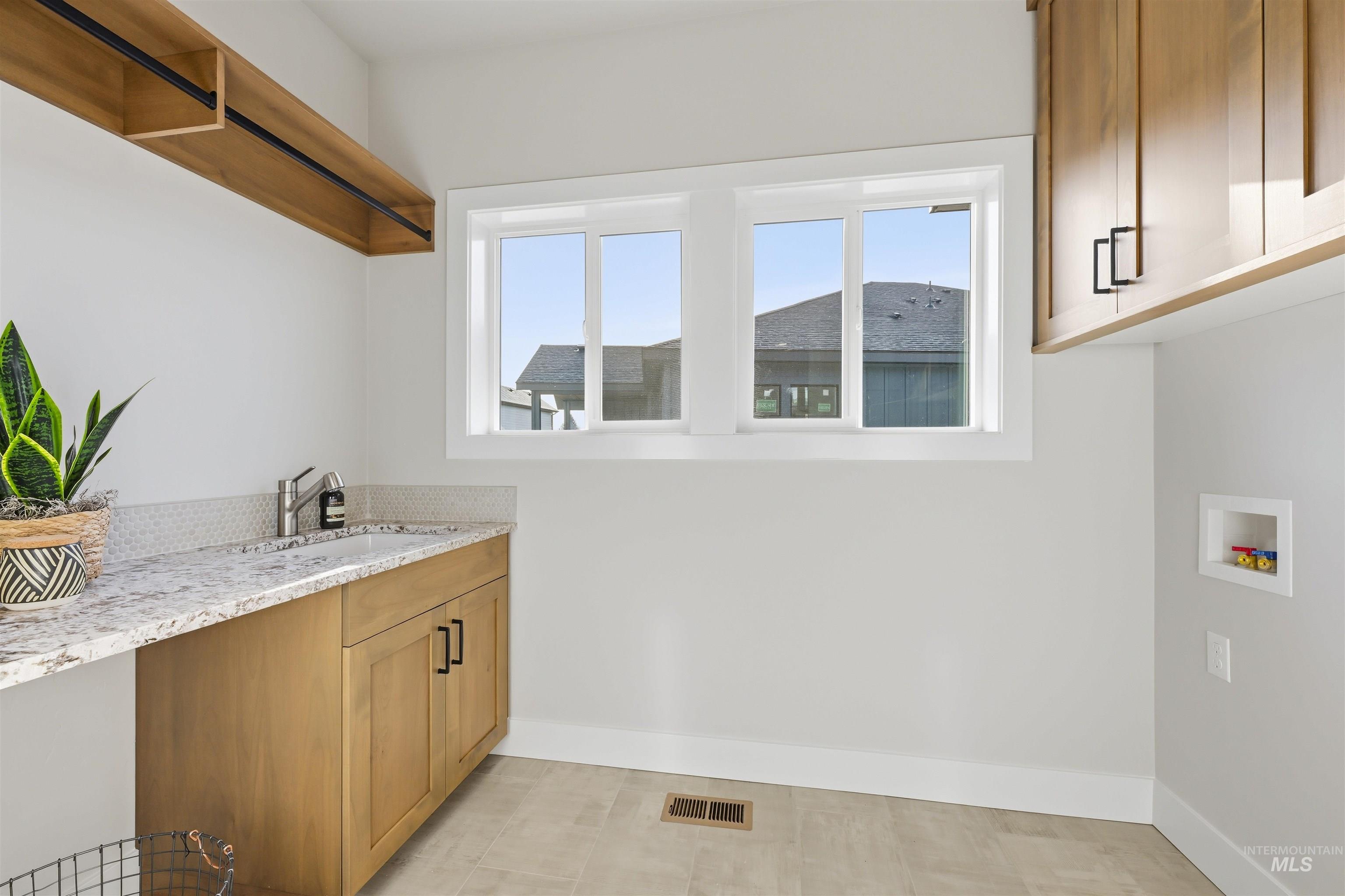 542 Mountain Loop Rd, Middleton, Idaho 83644, 3 Bedrooms, 2 Bathrooms, Residential For Sale, Price $609,900,MLS 98973788