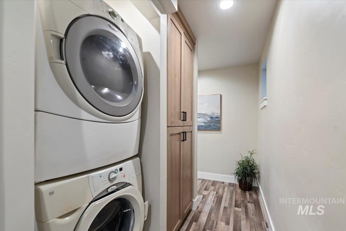 1513 S Denver Ave, Boise, Idaho 83706, 3 Bedrooms, 2.5 Bathrooms, Residential For Sale, Price $569,900,MLS 98973789