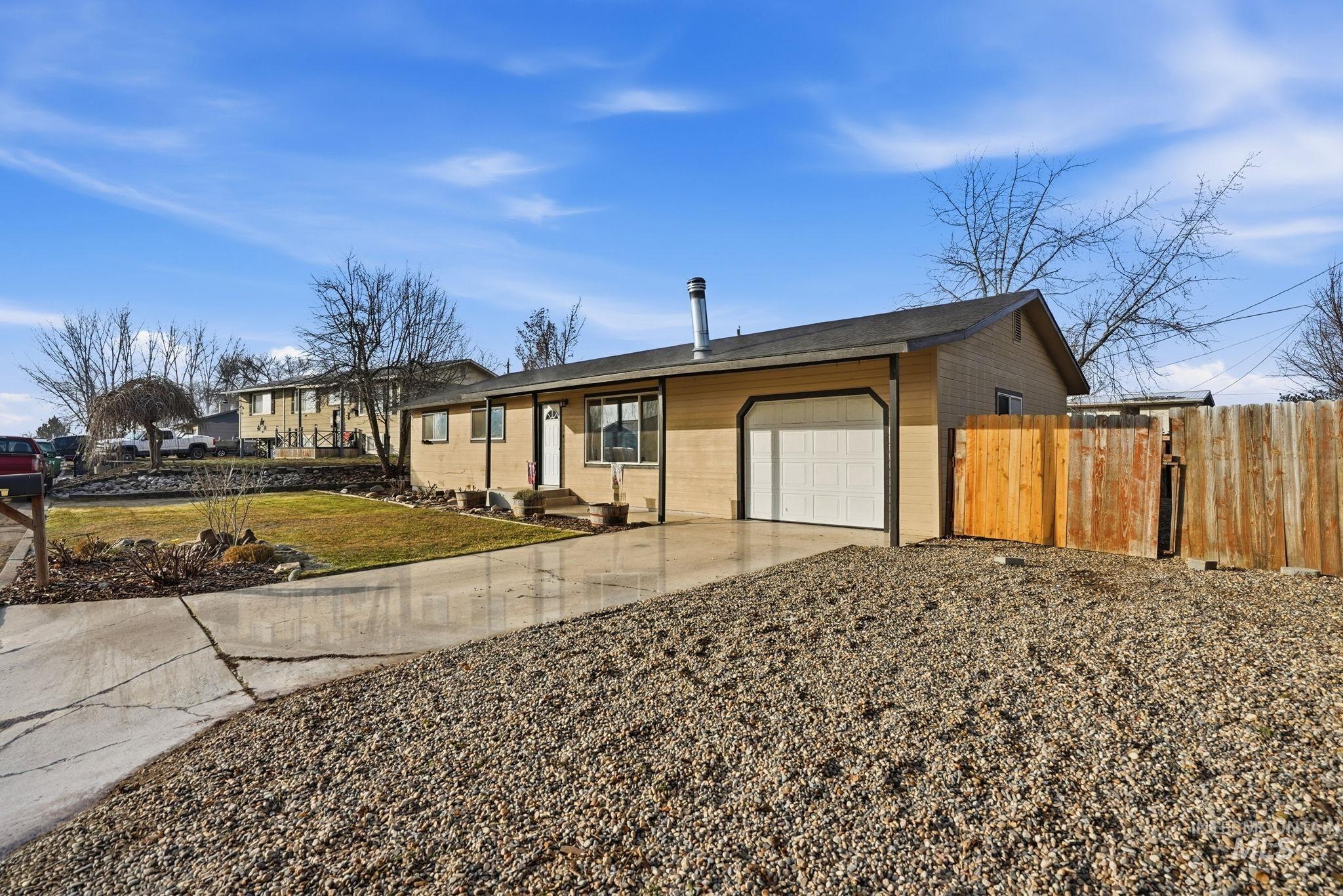 610 Oregon, New Plymouth, Idaho 83655, 3 Bedrooms, 1 Bathroom, Residential For Sale, Price $315,000,MLS 98973790