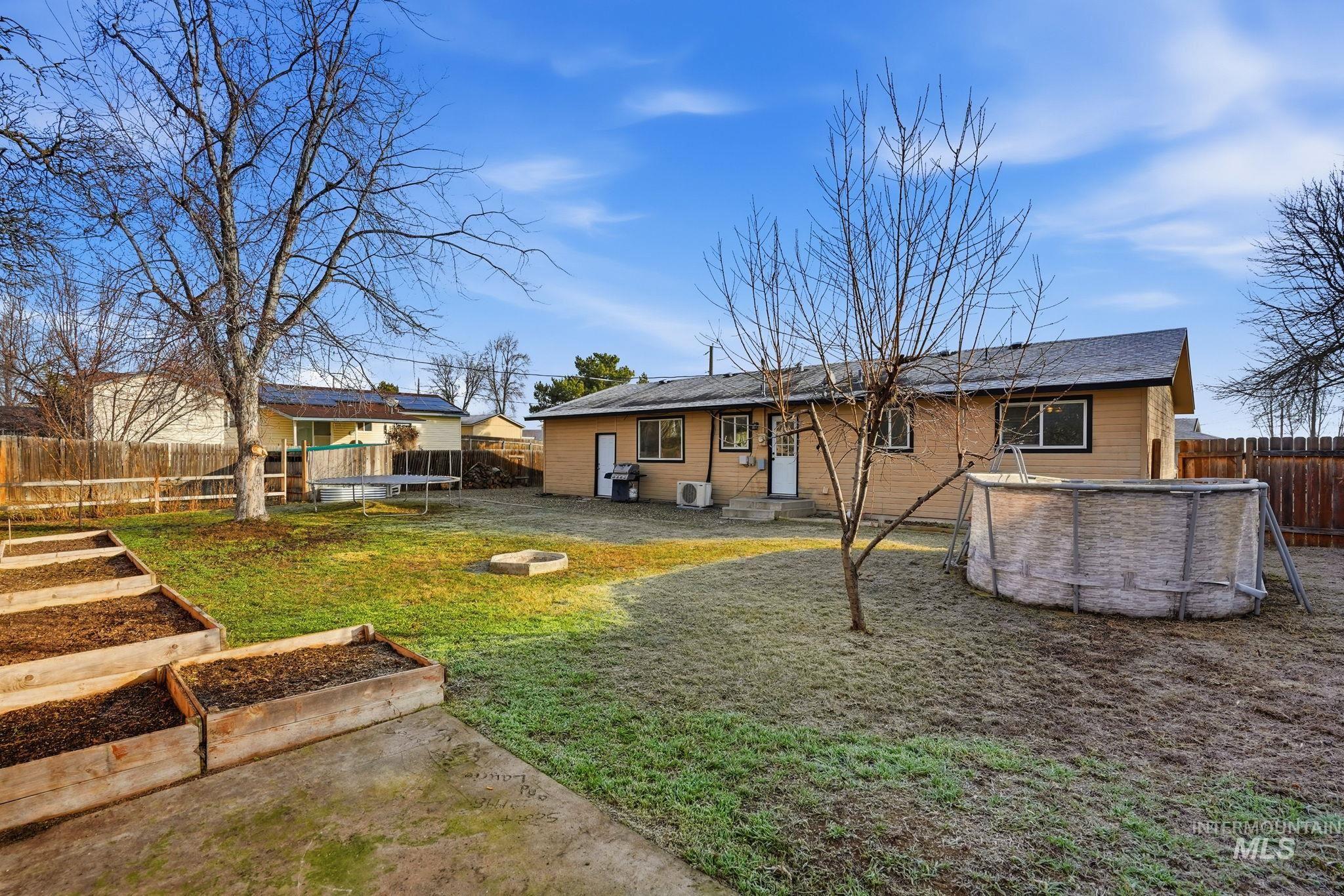 610 Oregon, New Plymouth, Idaho 83655, 3 Bedrooms, 1 Bathroom, Residential For Sale, Price $330,000,MLS 98973790